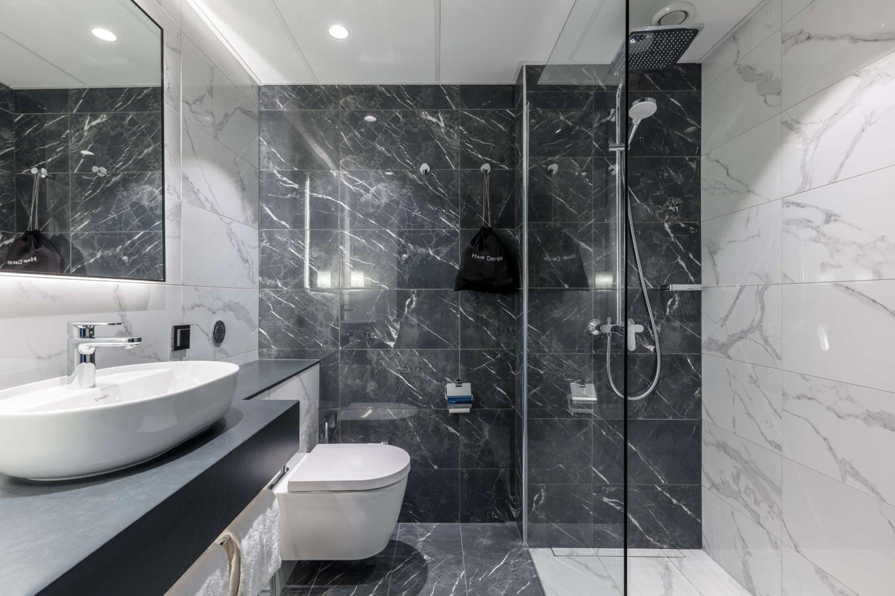 Junior Suite with Panoramic City View