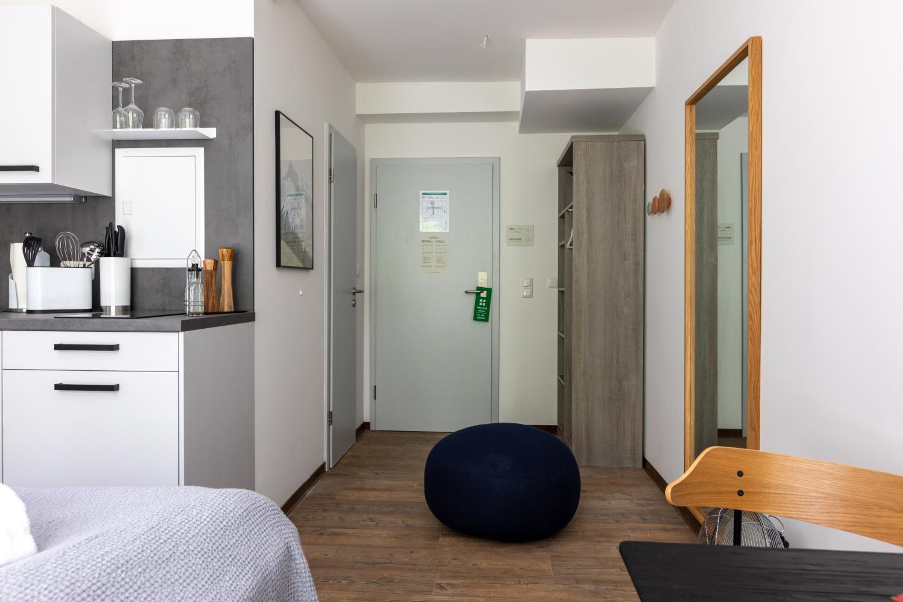 Suite S (Ground floor & Basement)