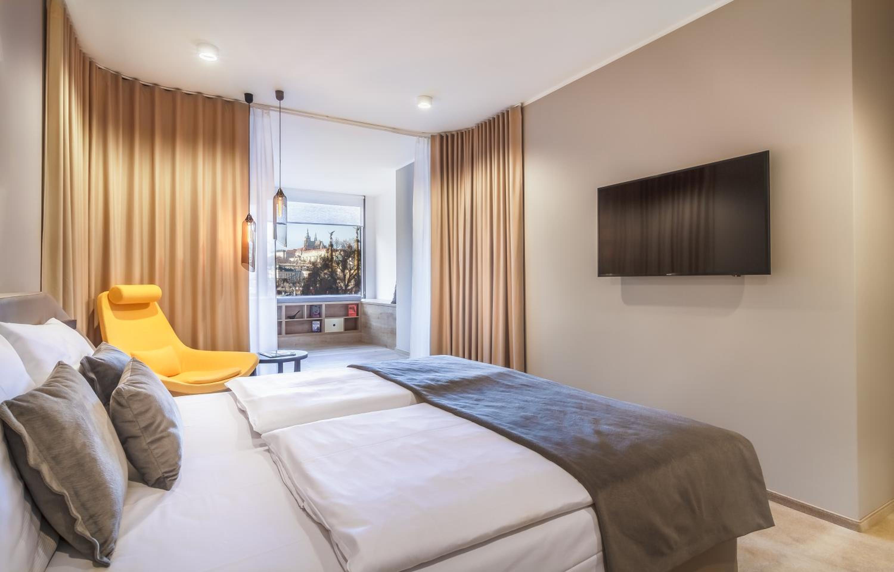 Deluxe Double or Twin Room with Castle View