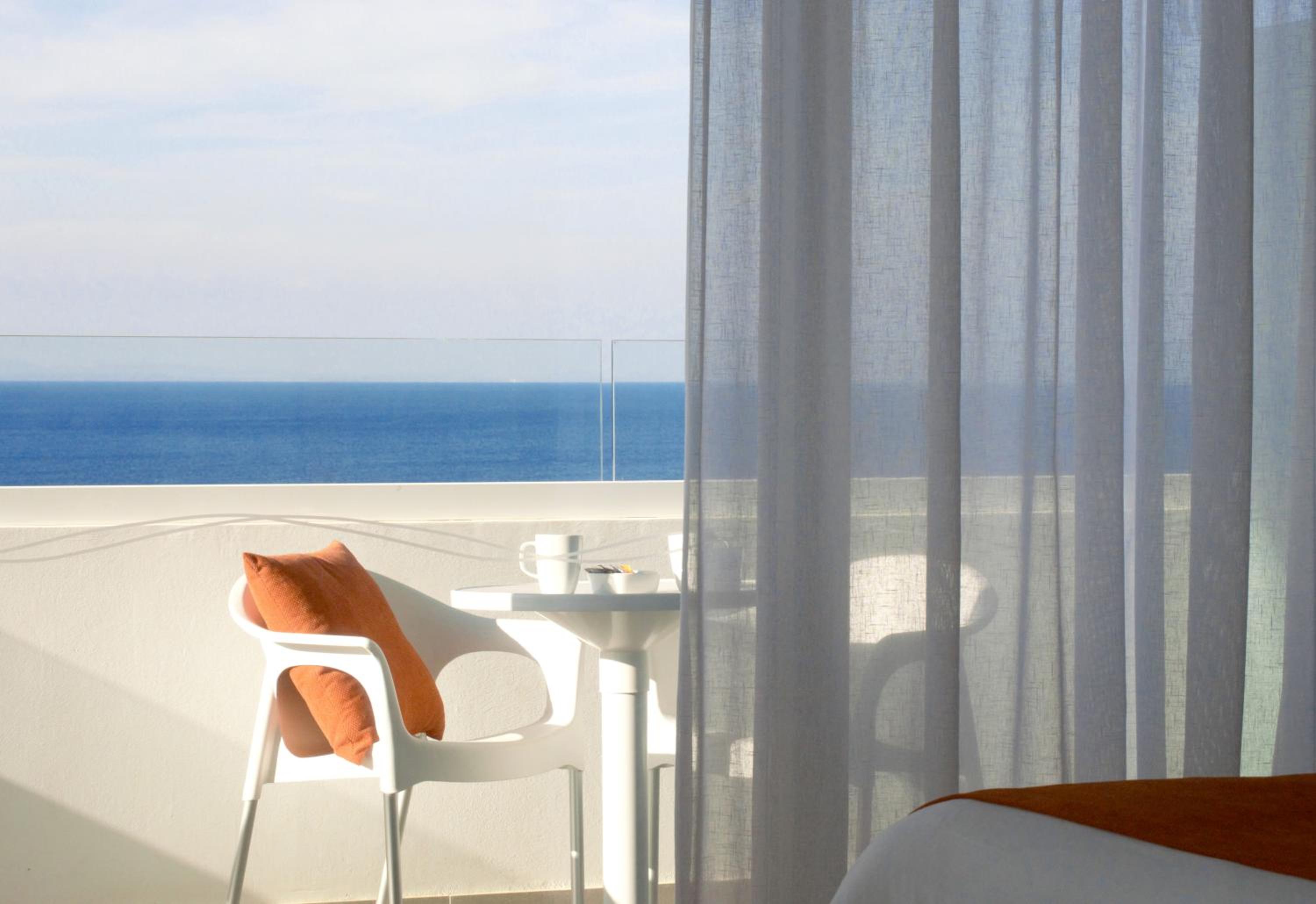 Family Room with Sea View