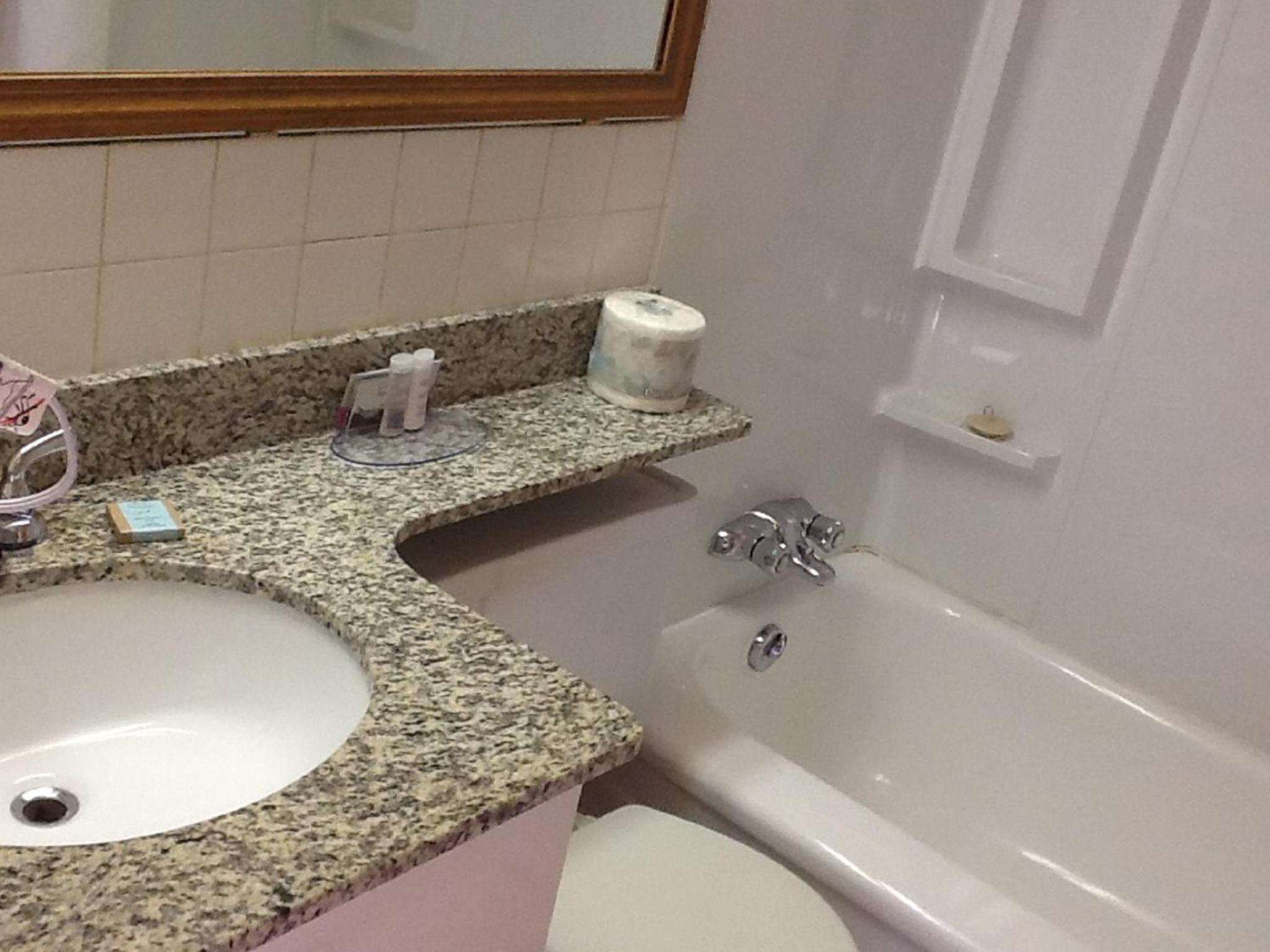 Queen Room - Non-Smoking