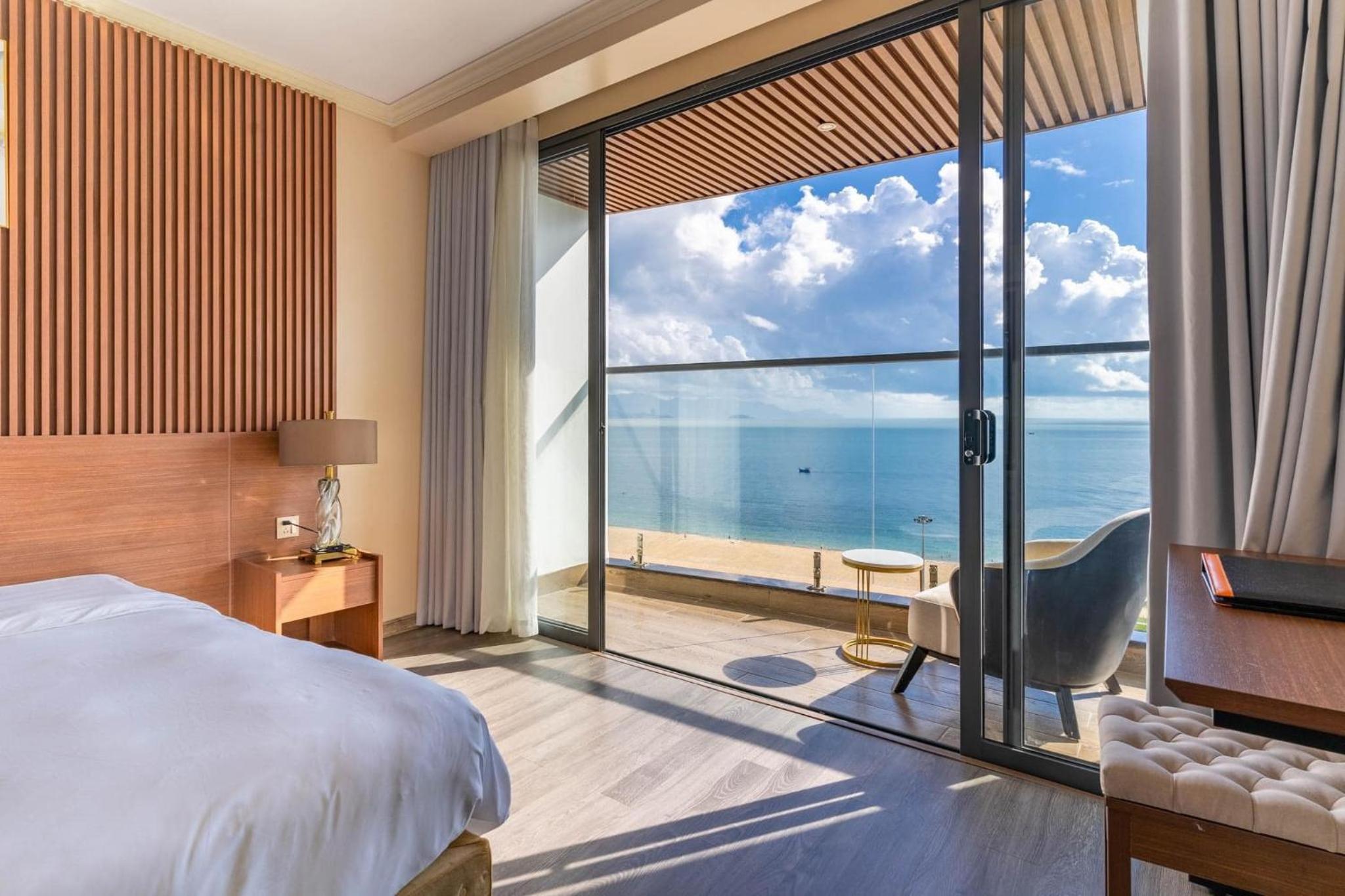 Premier Deluxe Room with Ocean View