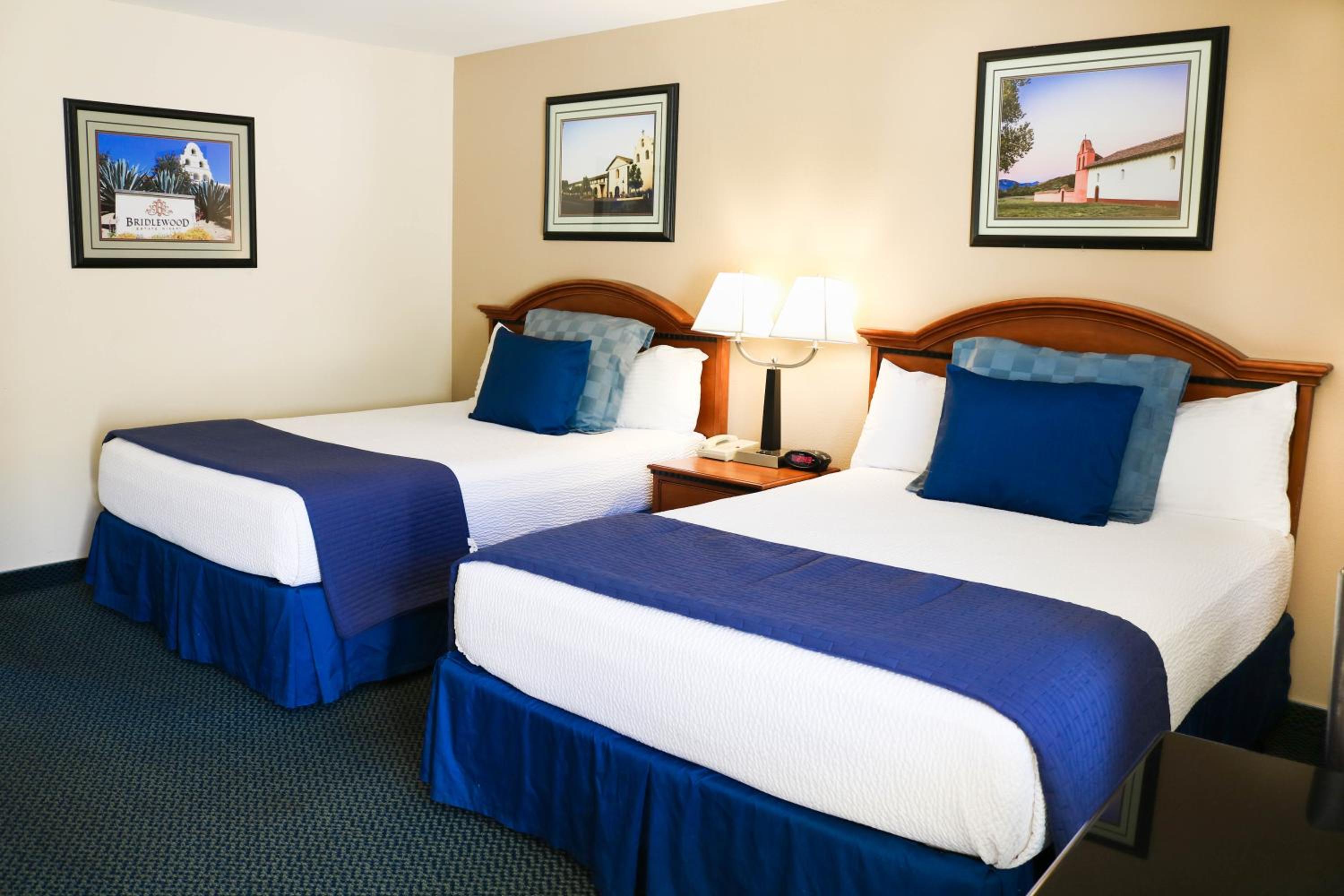 Standard Queen Room with Two Queen Beds Upstairs