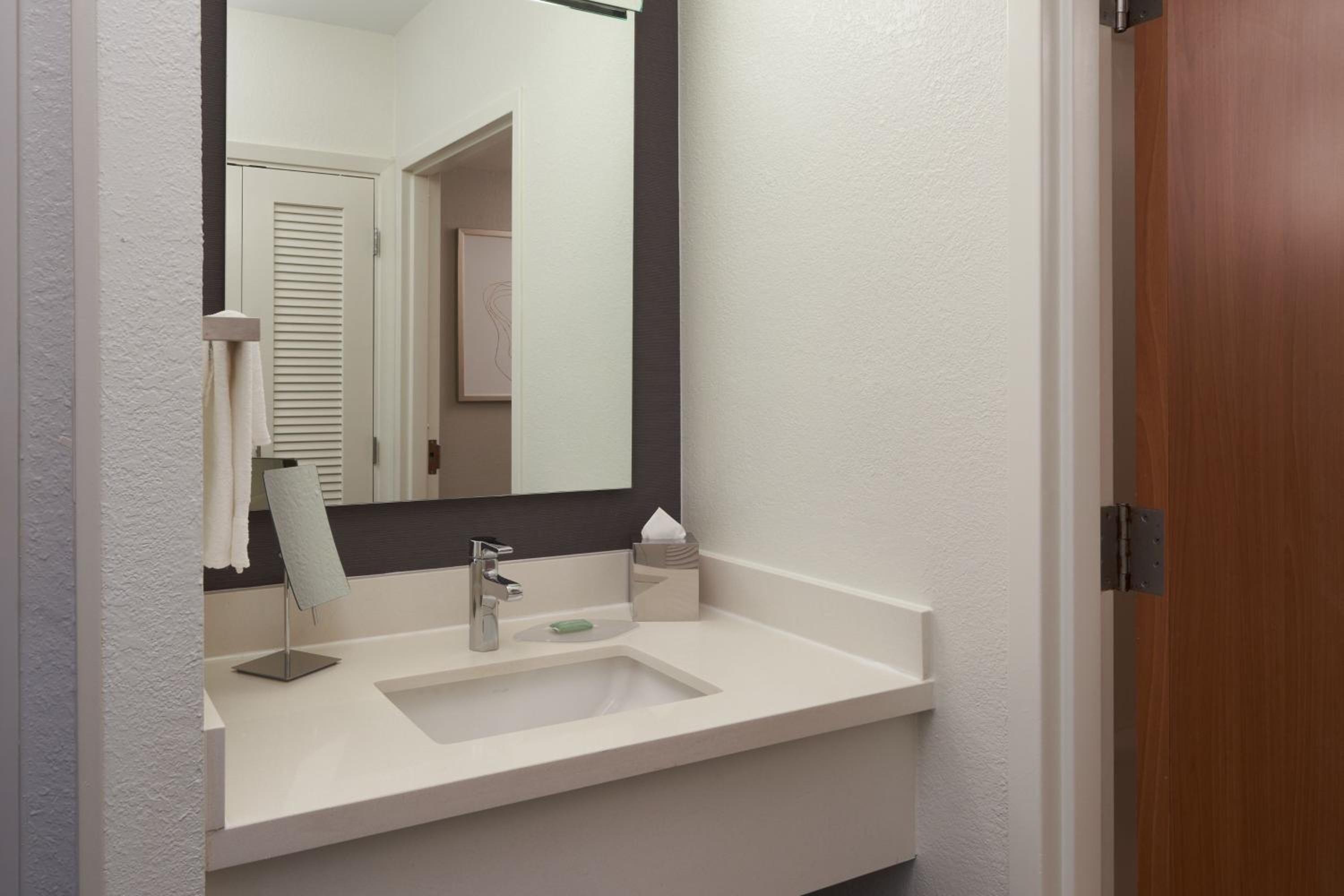 Deluxe, Guest room, 2 Queen, Balcony