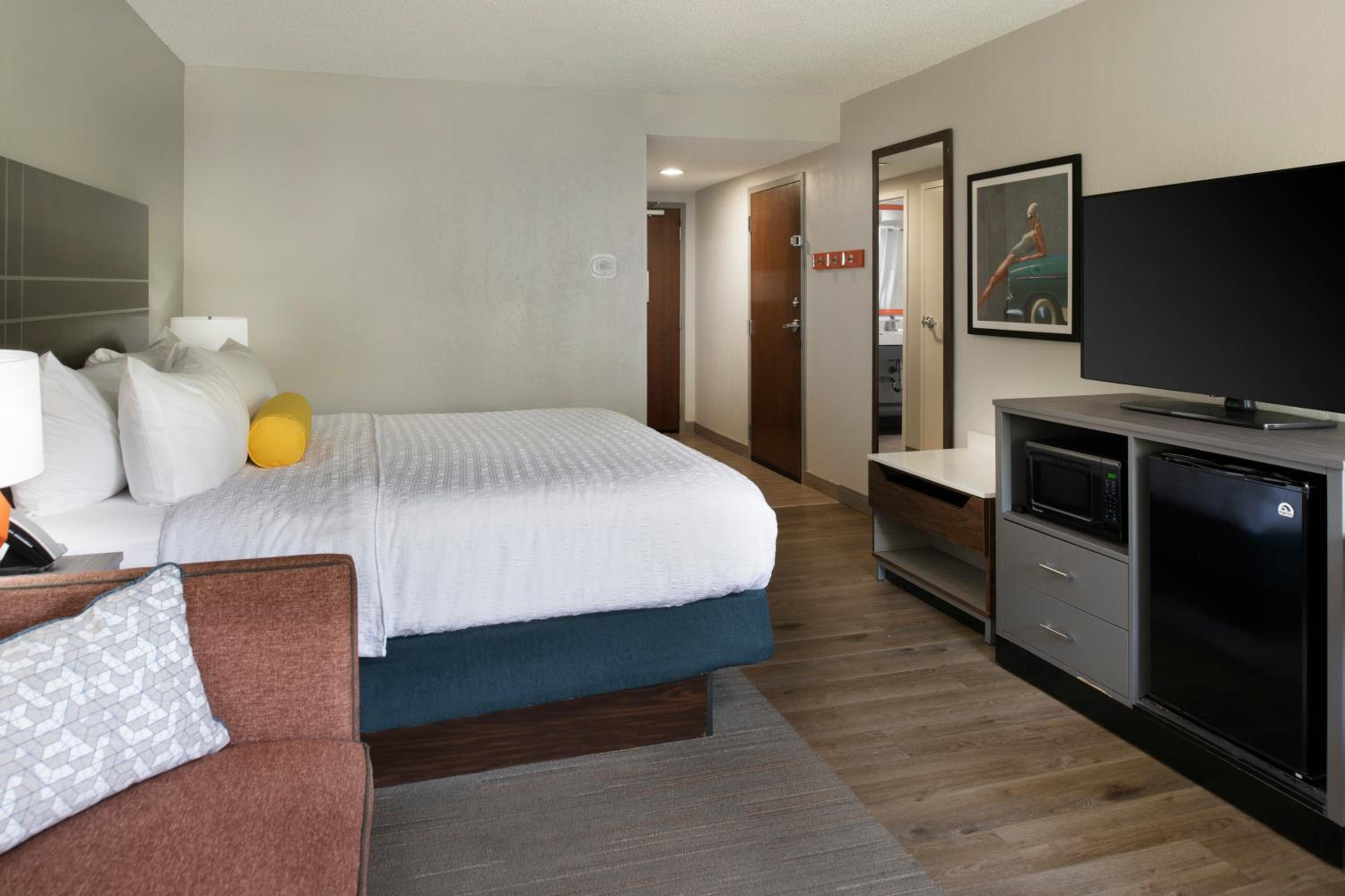 King Room with Sofa Bed