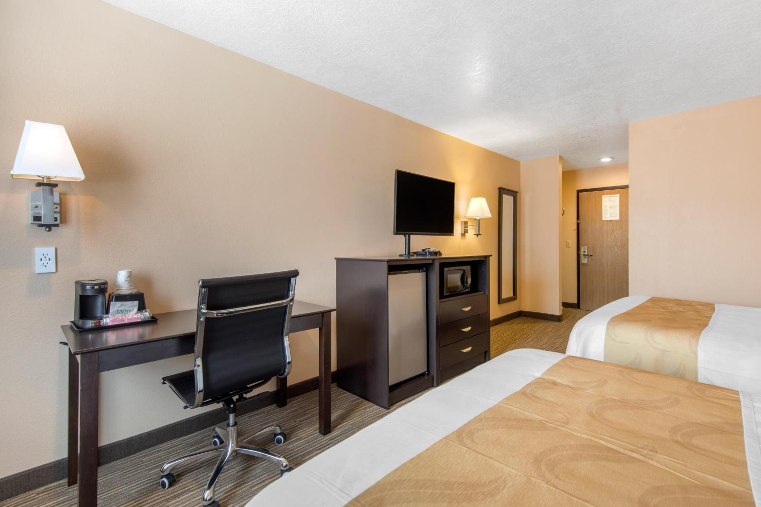 Queen Room with Two Queen Beds - Non-Smoking