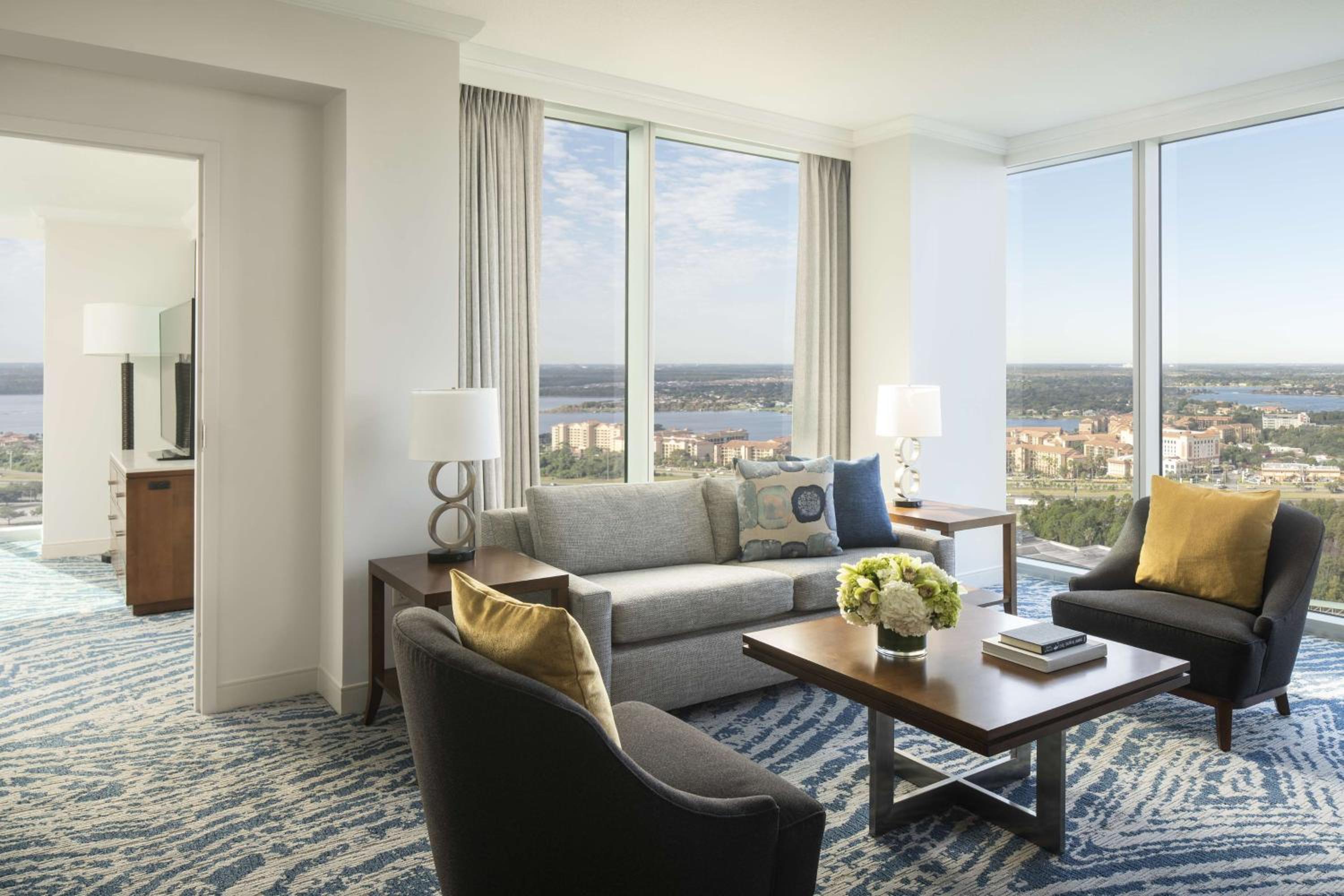 One-Bedroom King Suite