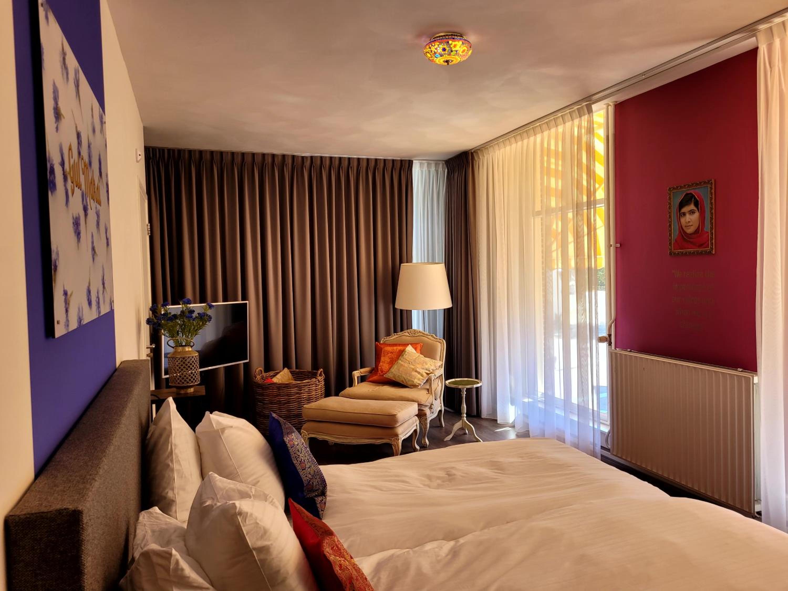 Deluxe XL Cityview Room