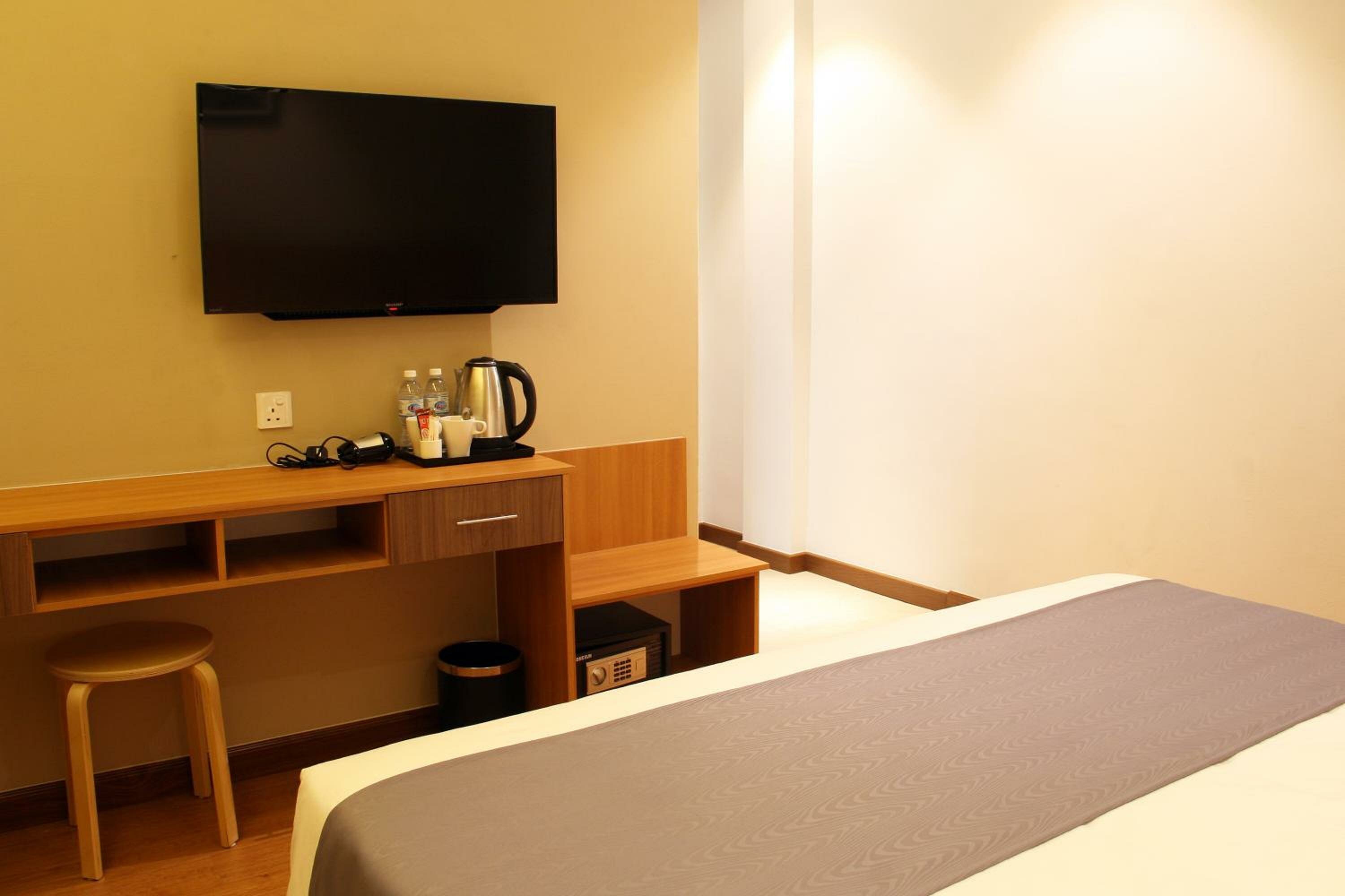 Standard King Room (No Window)