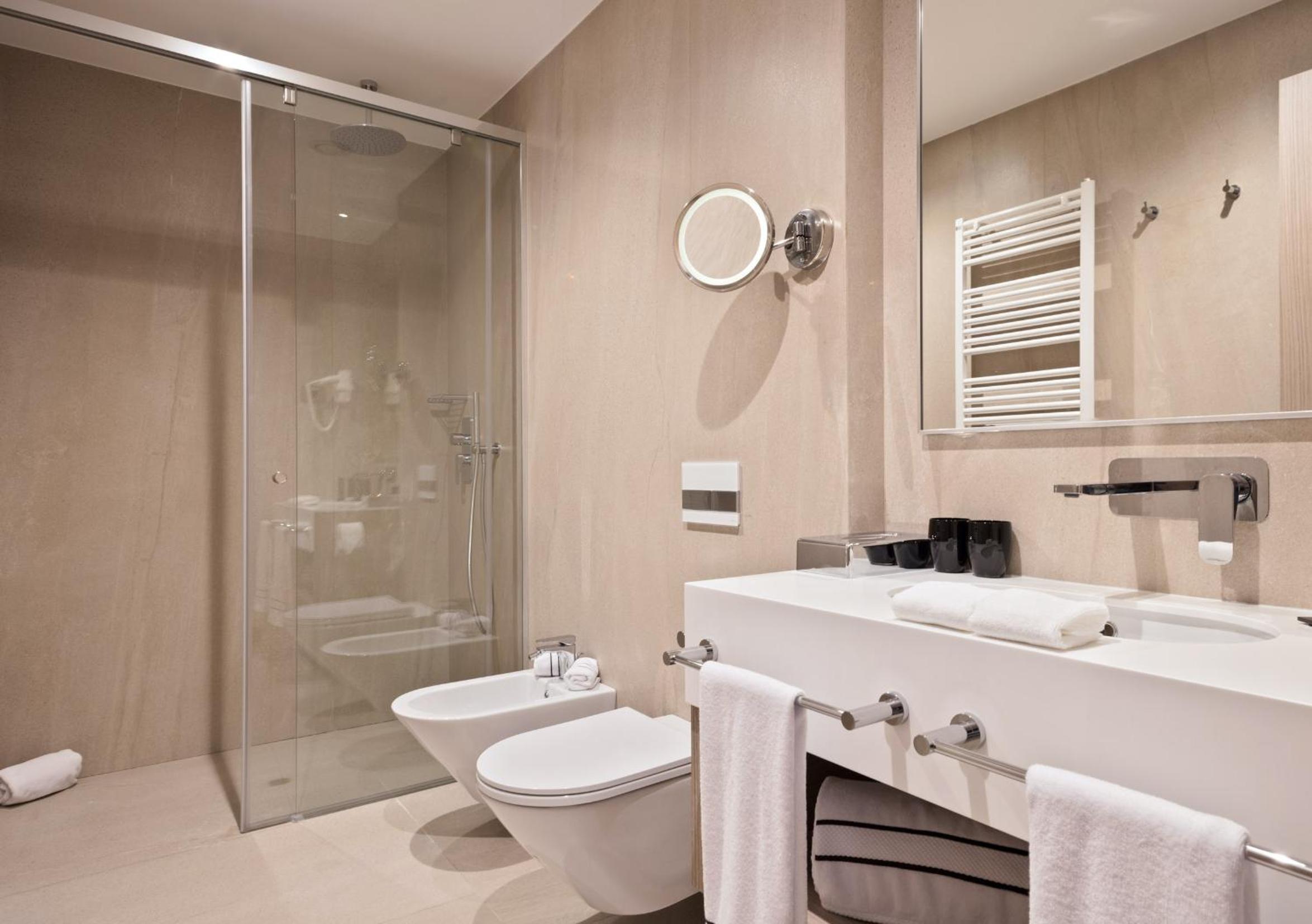 Junior Suite (2 Adults + 2 Children)