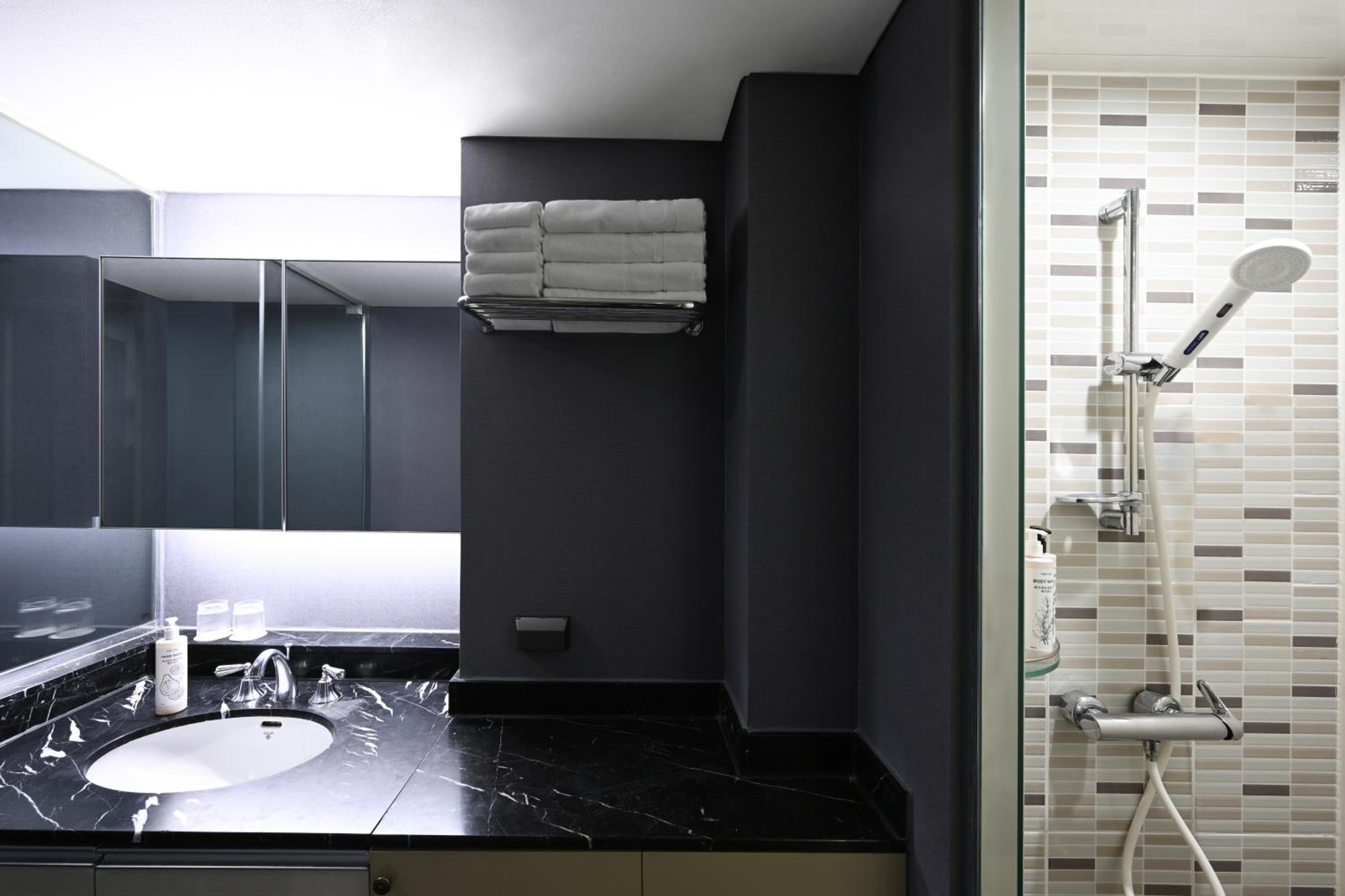 Executive Corner Suite Ocean View