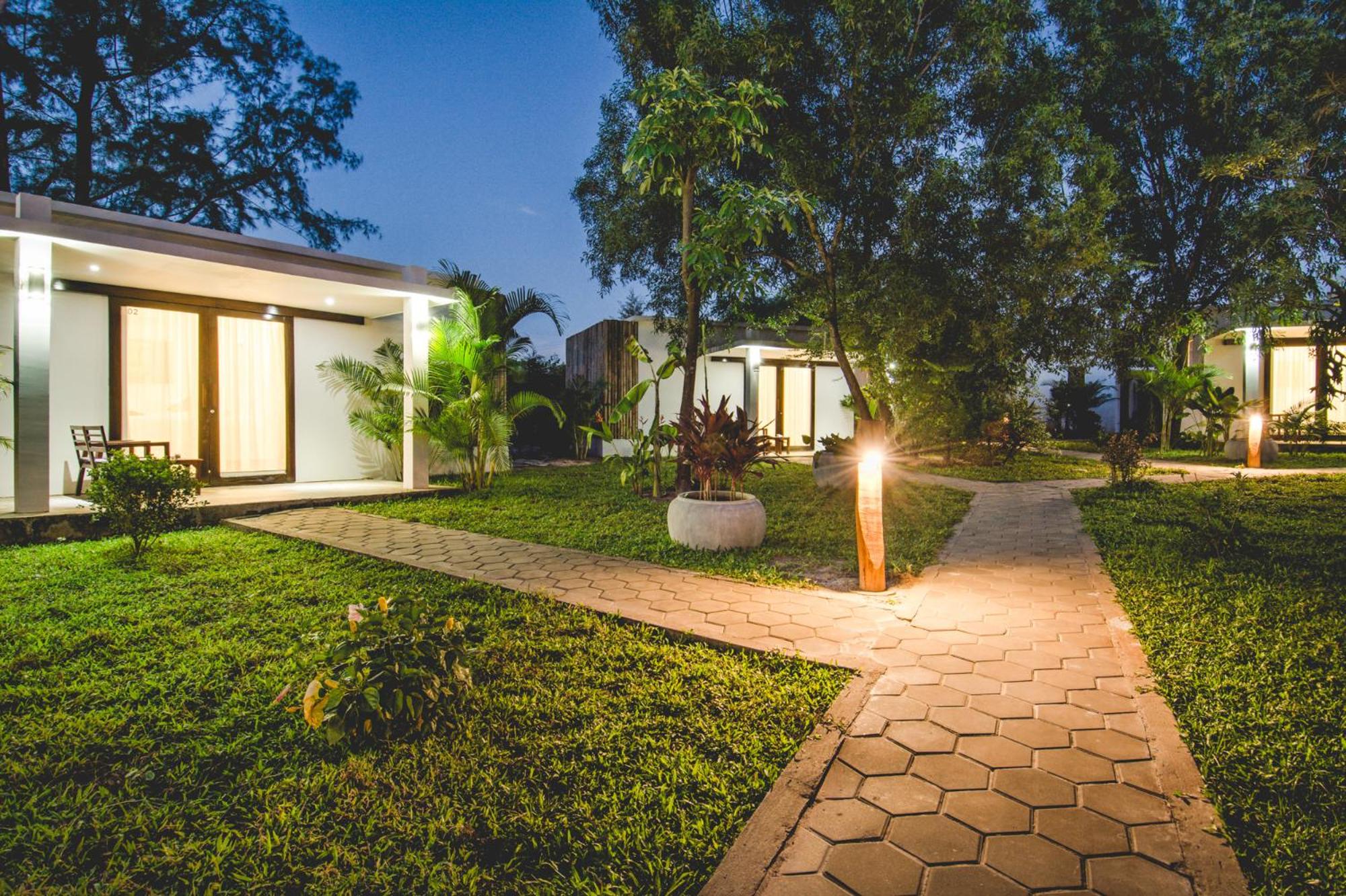 Deluxe Twin Bungalow Garden View 