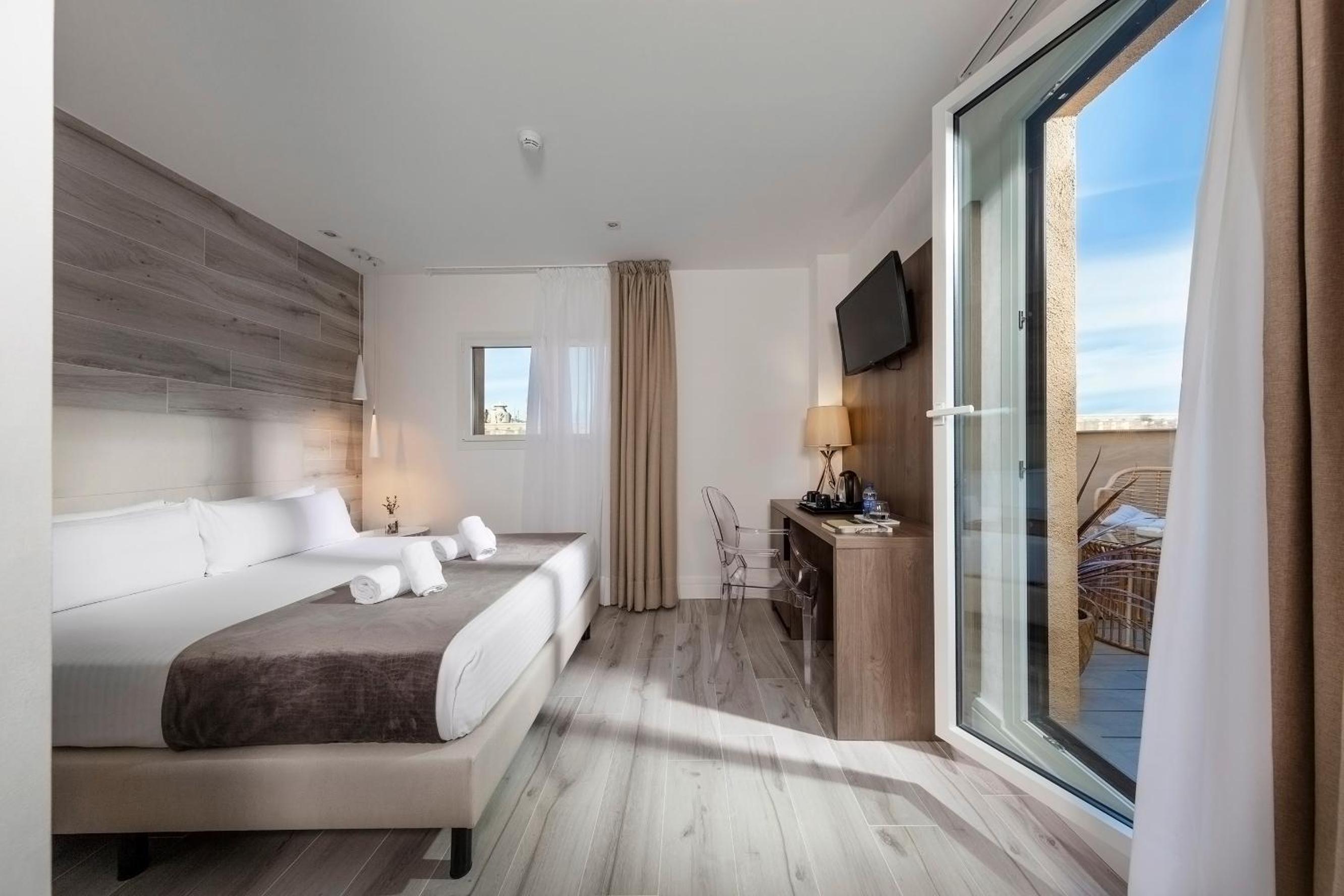 Superior Room with Terrace and No Views