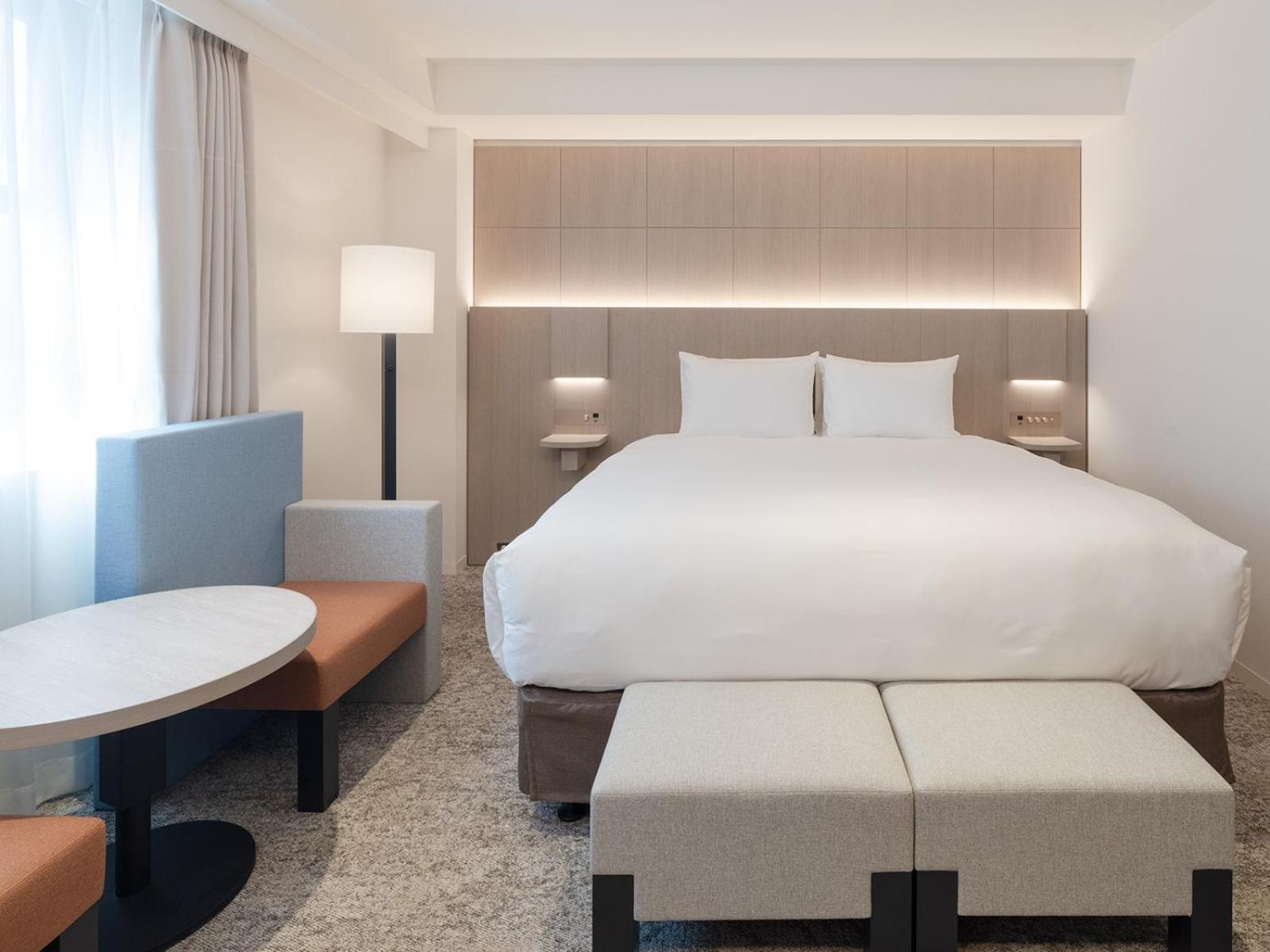 Deluxe King Room with Lounge Access