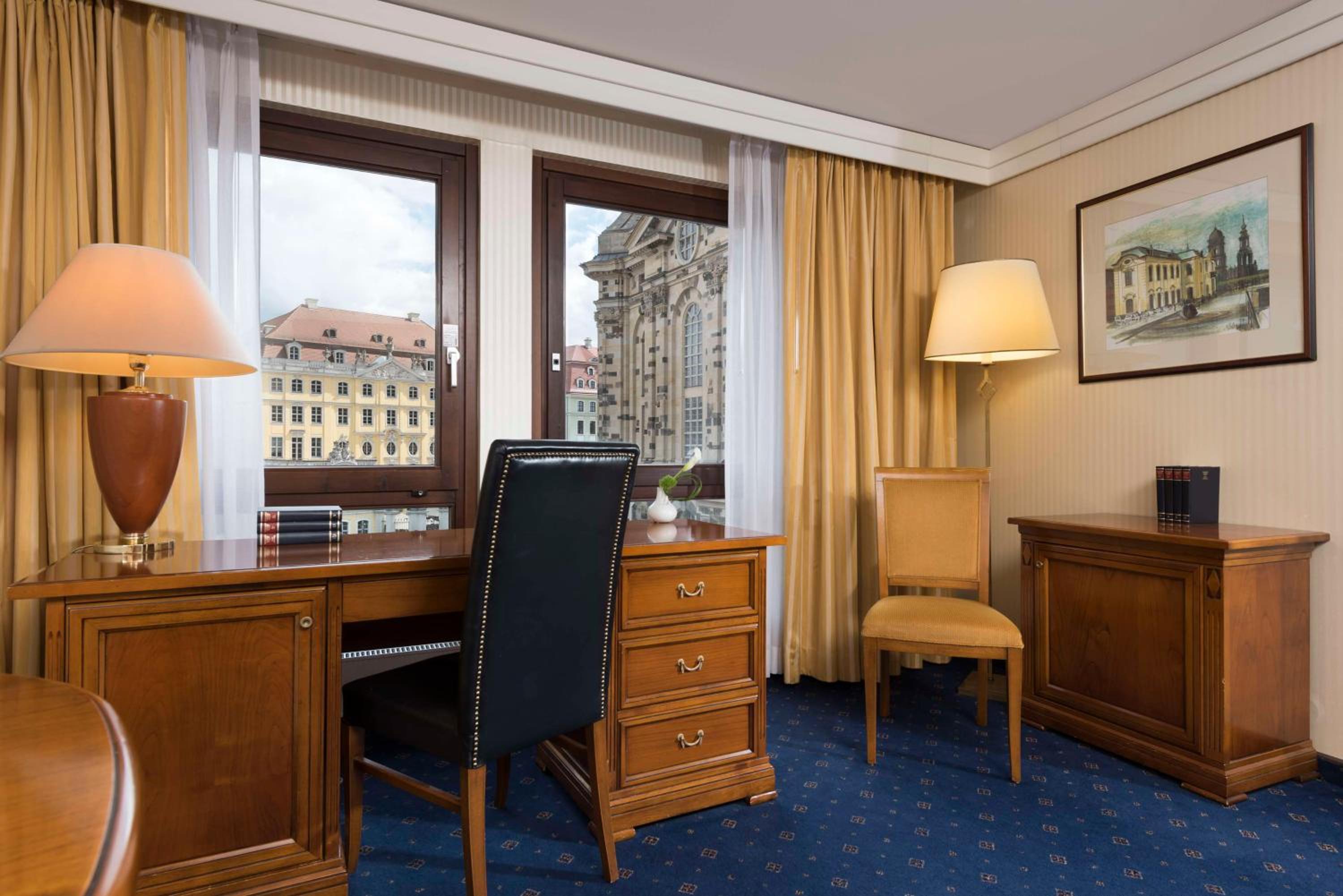 Corner King Suite