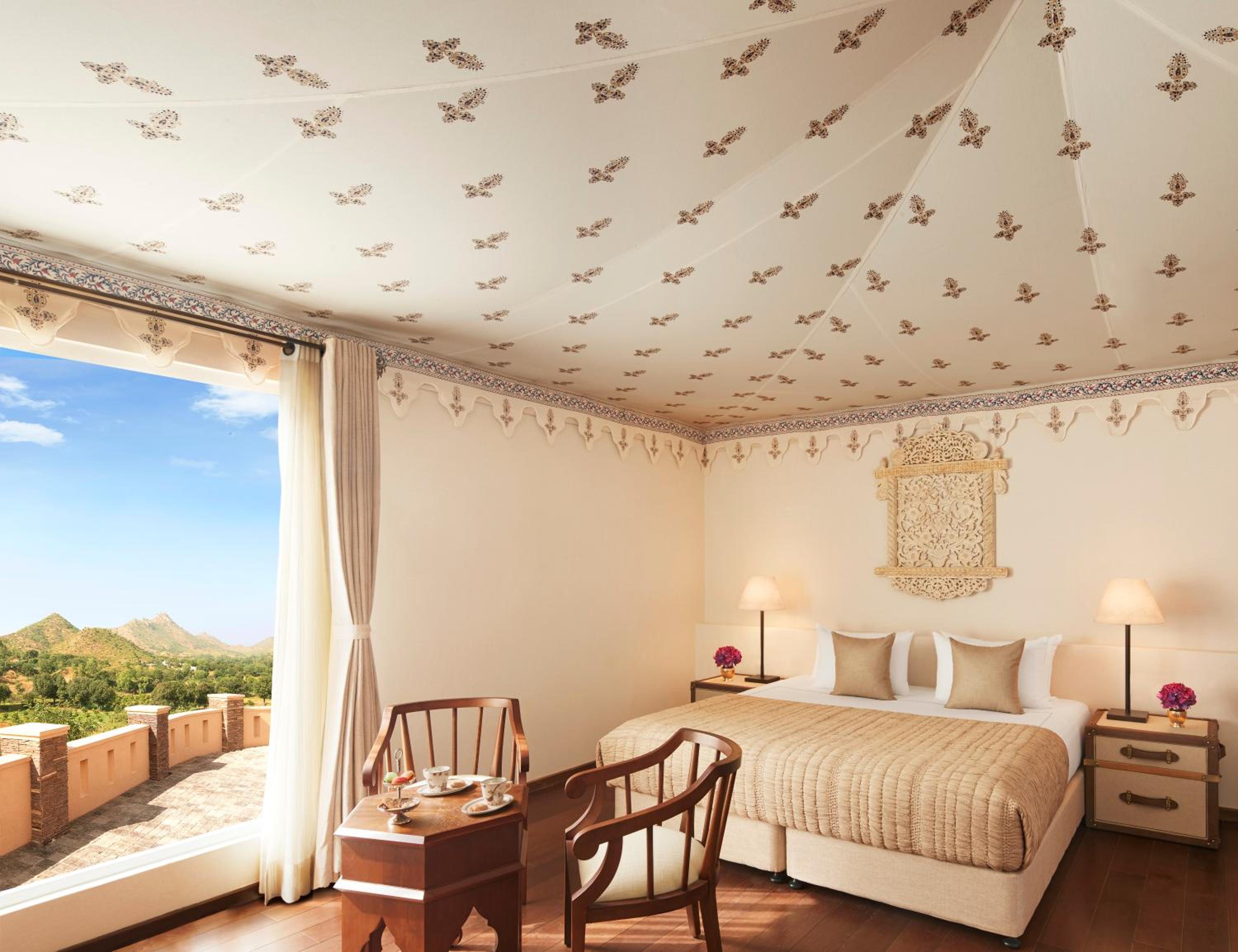 Luxury Tent Panorama View King Bed