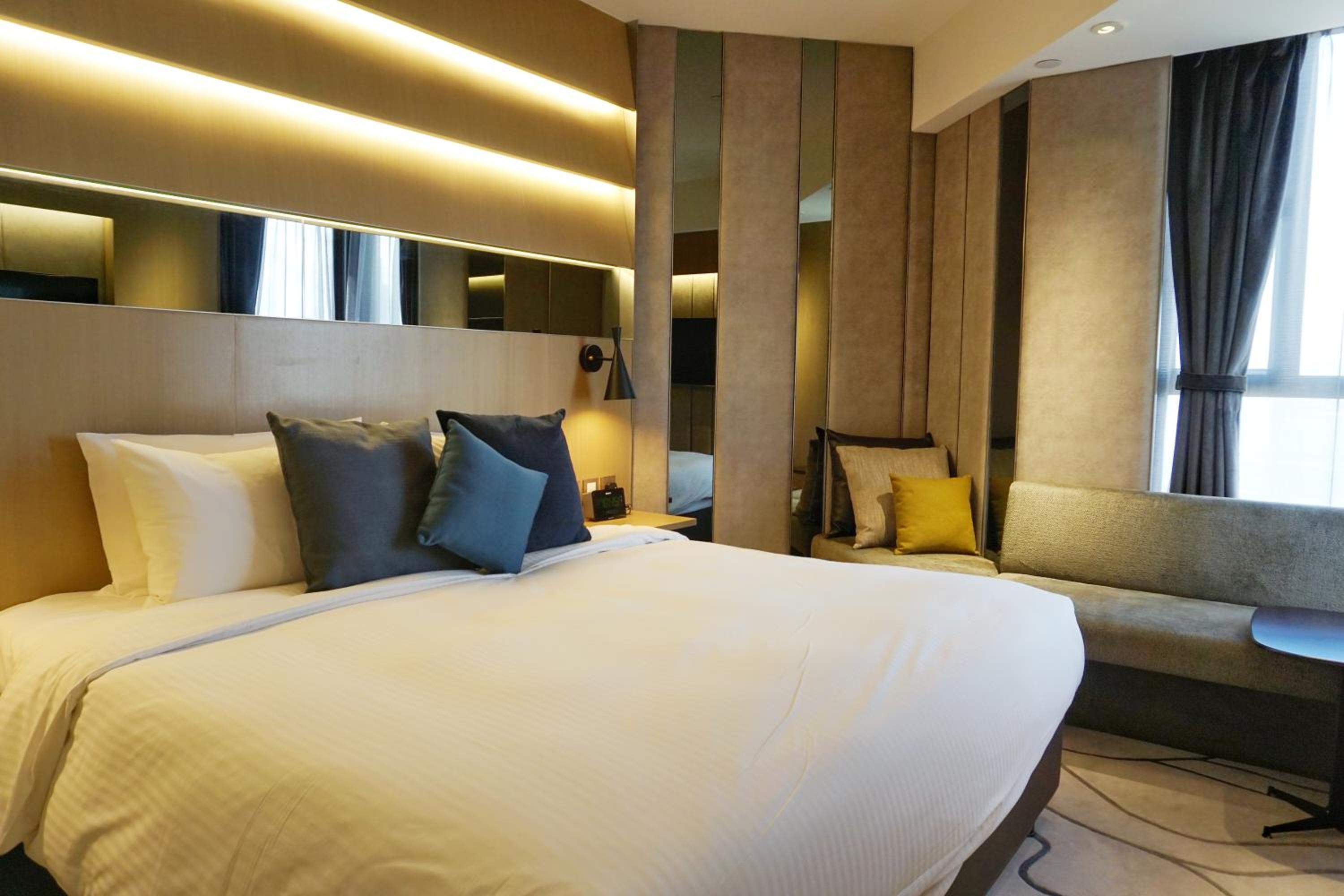 The Optimum Floor - Premier Plus Harbor View Room