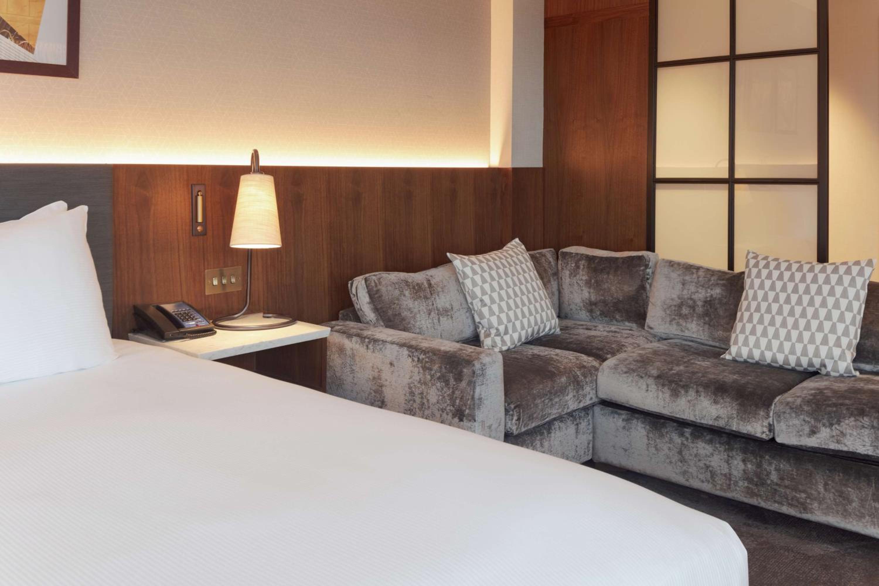 Junior King Suite with Executive Lounge and View