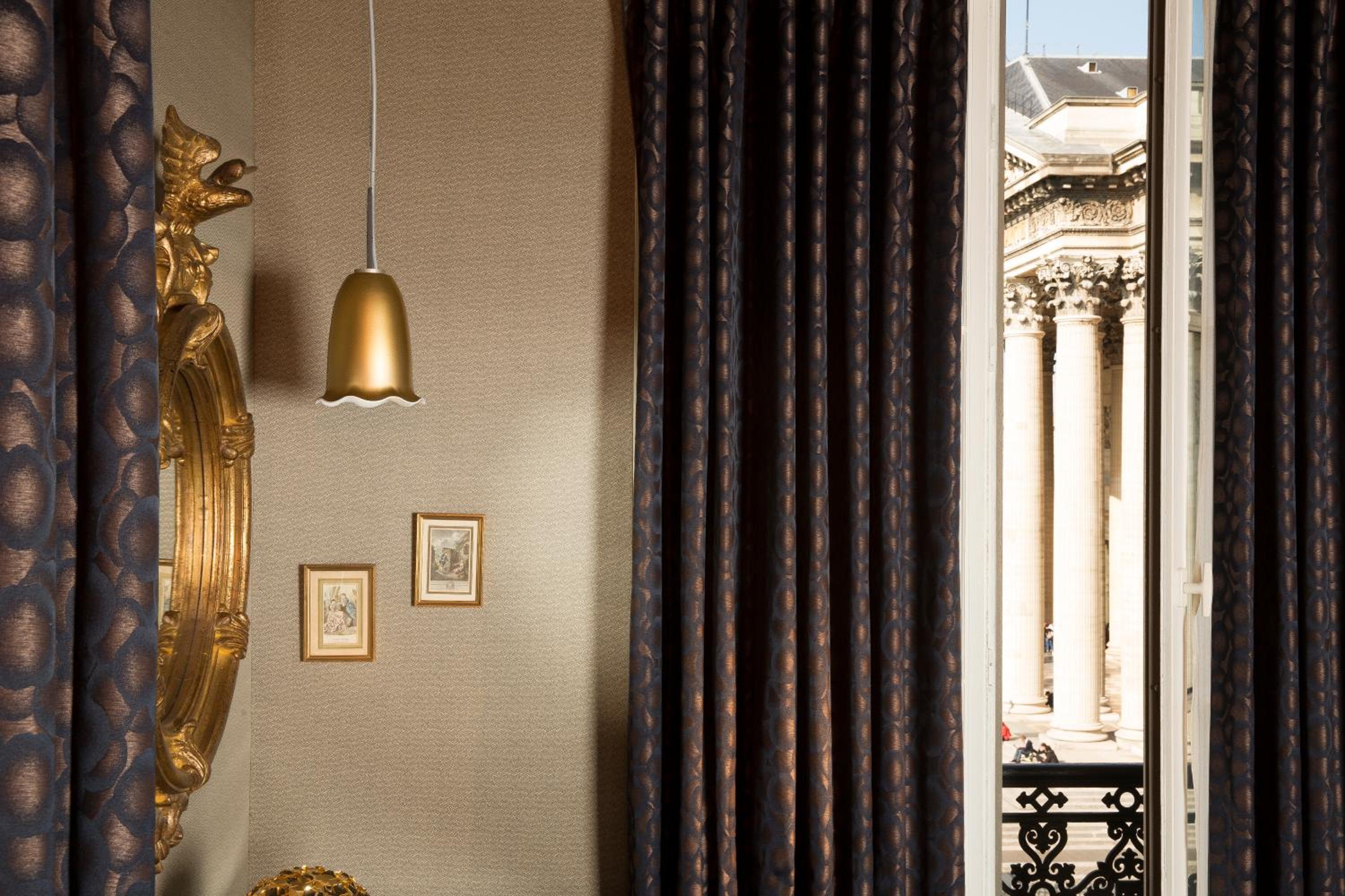 Superior Pantheon Room