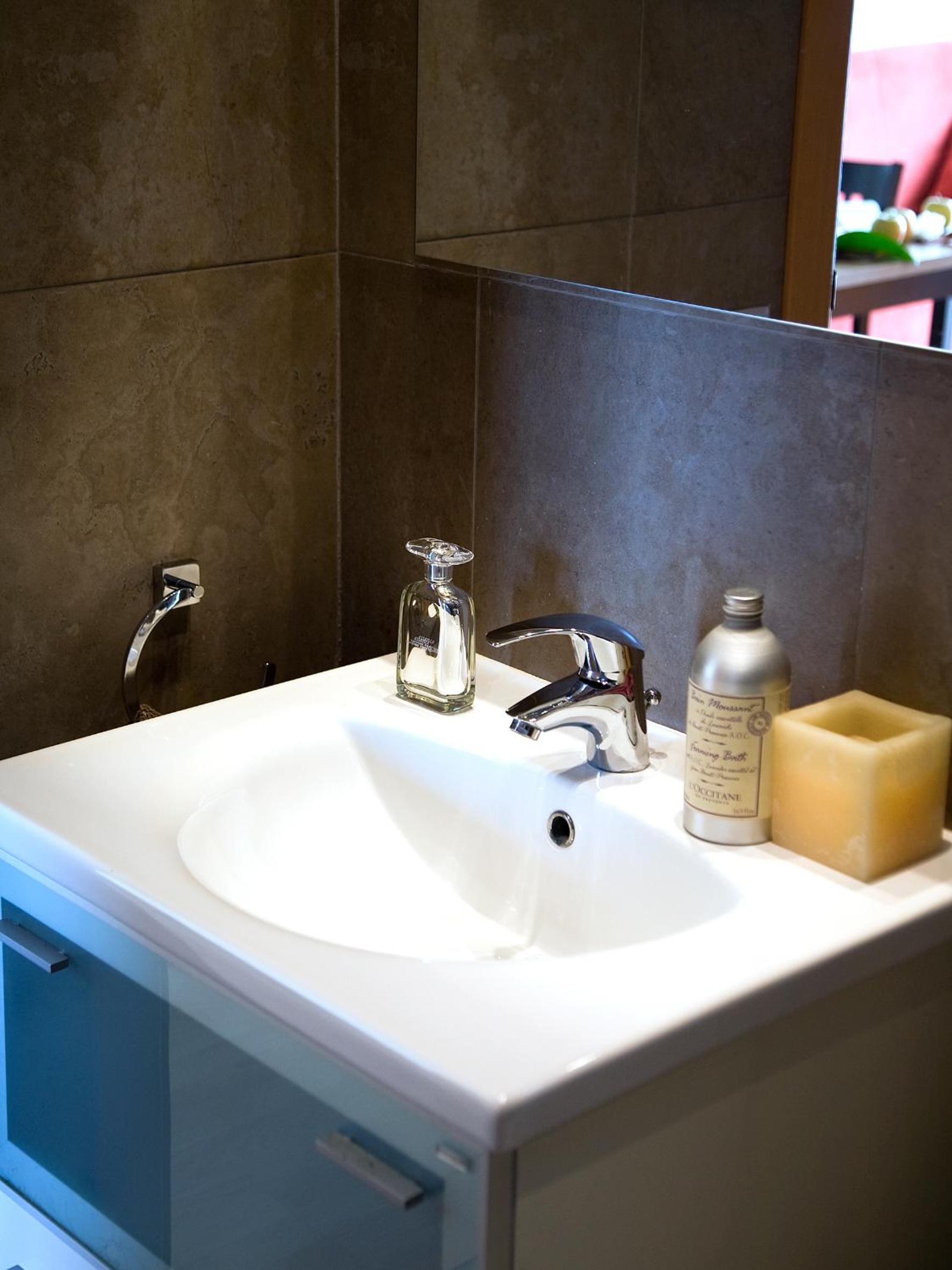 One-Bedroom Apartment (2 Adults)