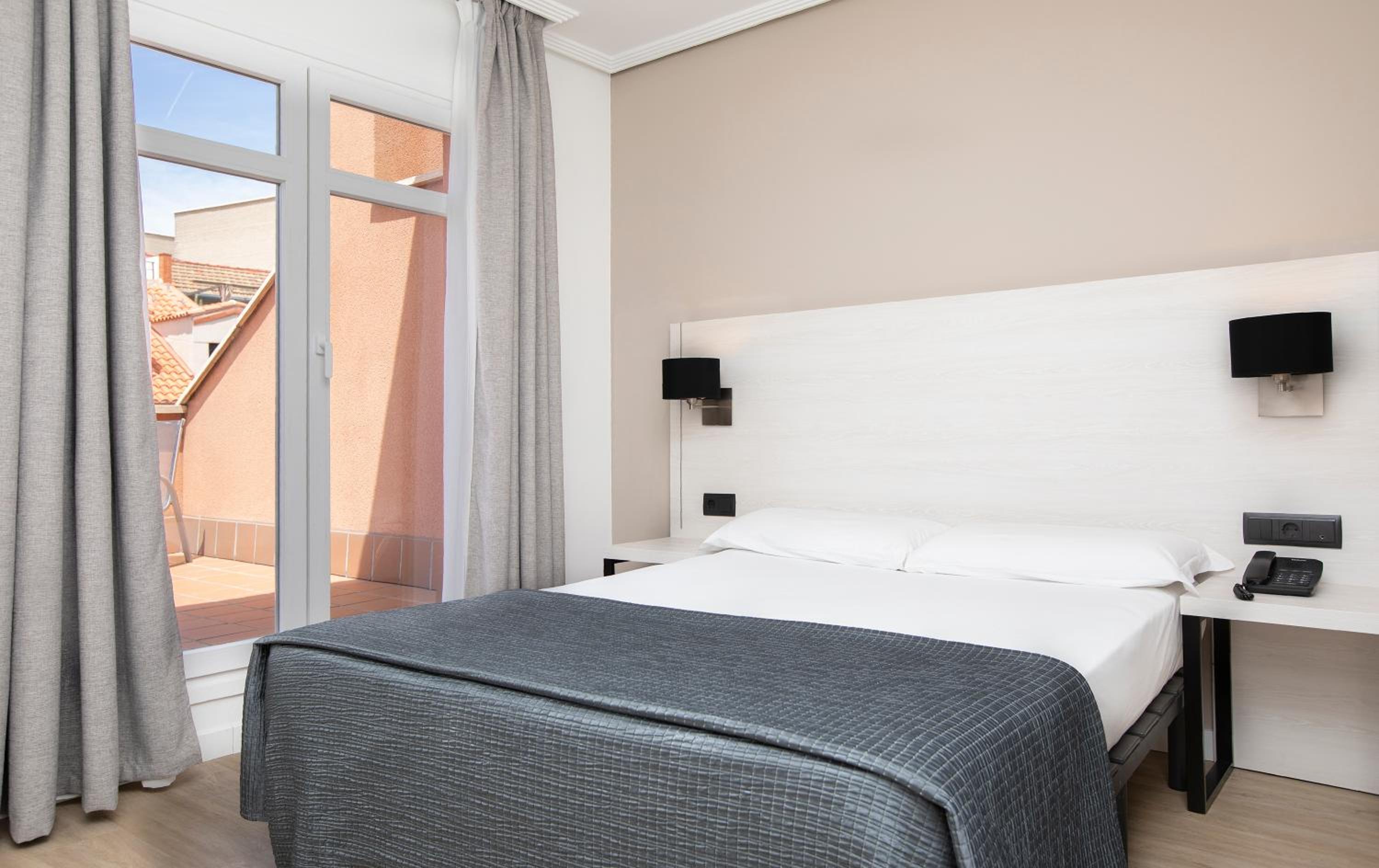 Double or Twin Room with Terrace