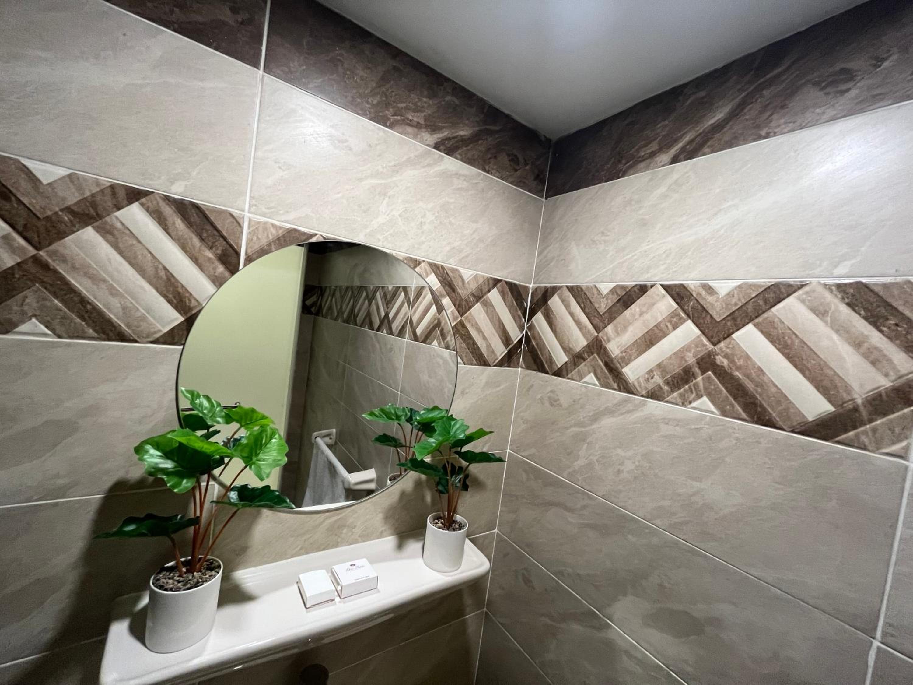 Deluxe Suite Panoramic Pyramids & Sphinx View