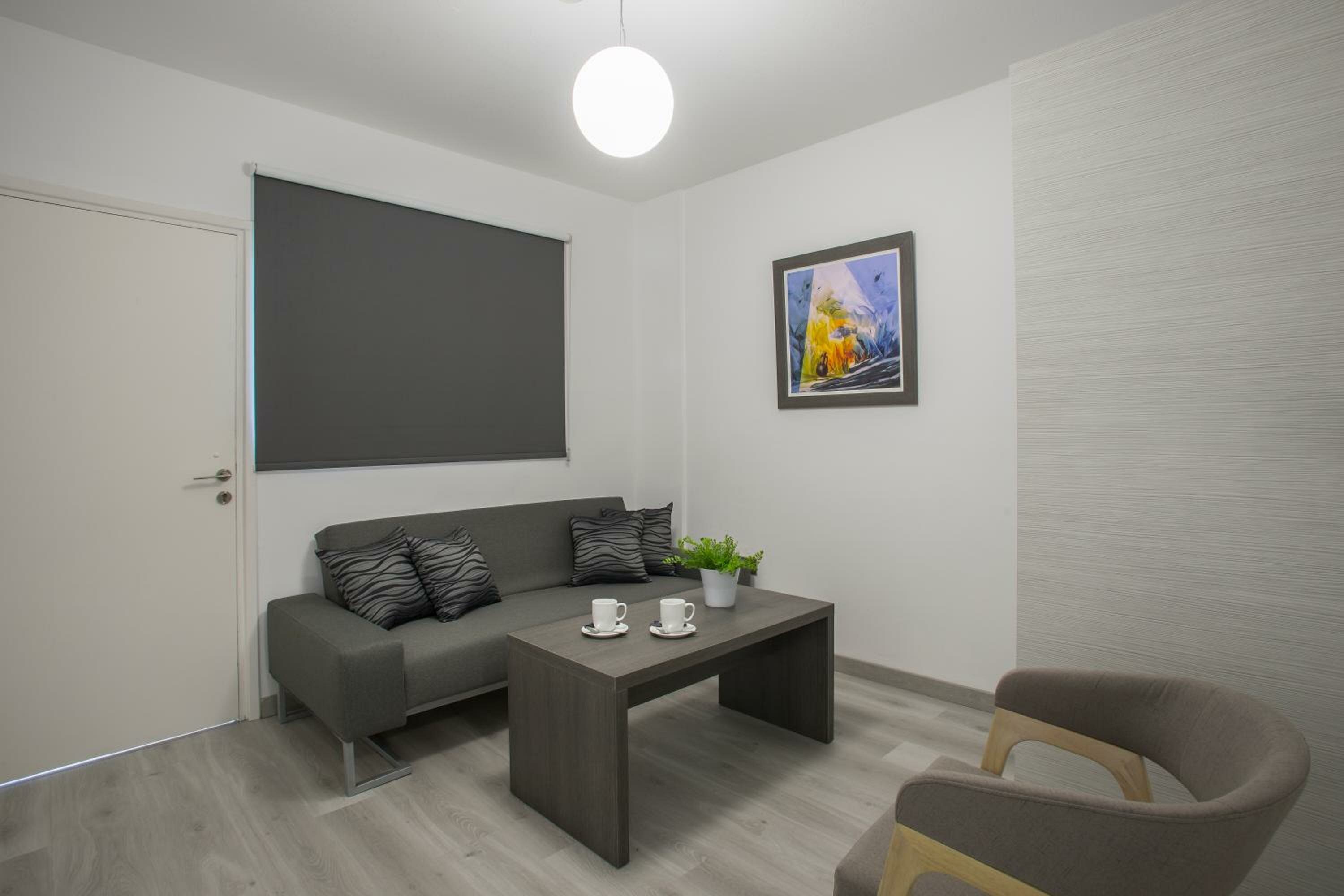 Superior One-Bedroom Apartment