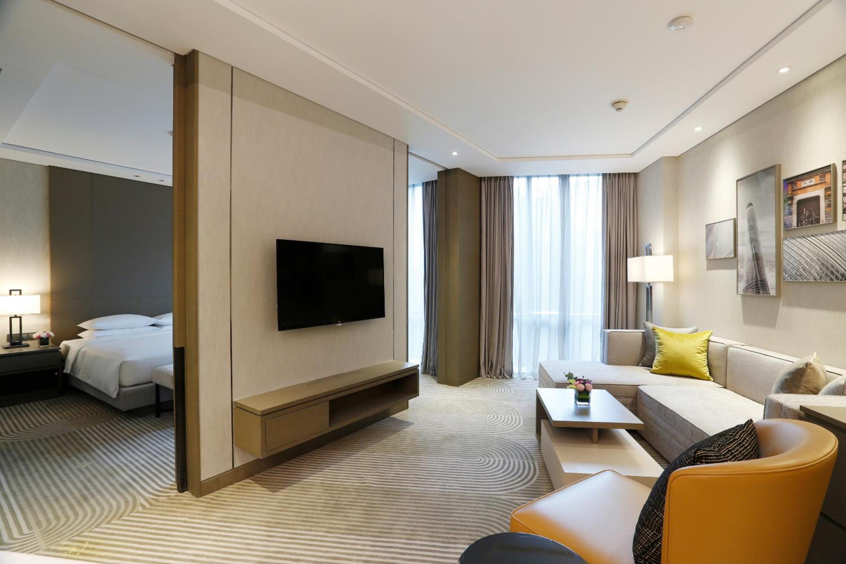 Specialty King Suite with Kitchen 