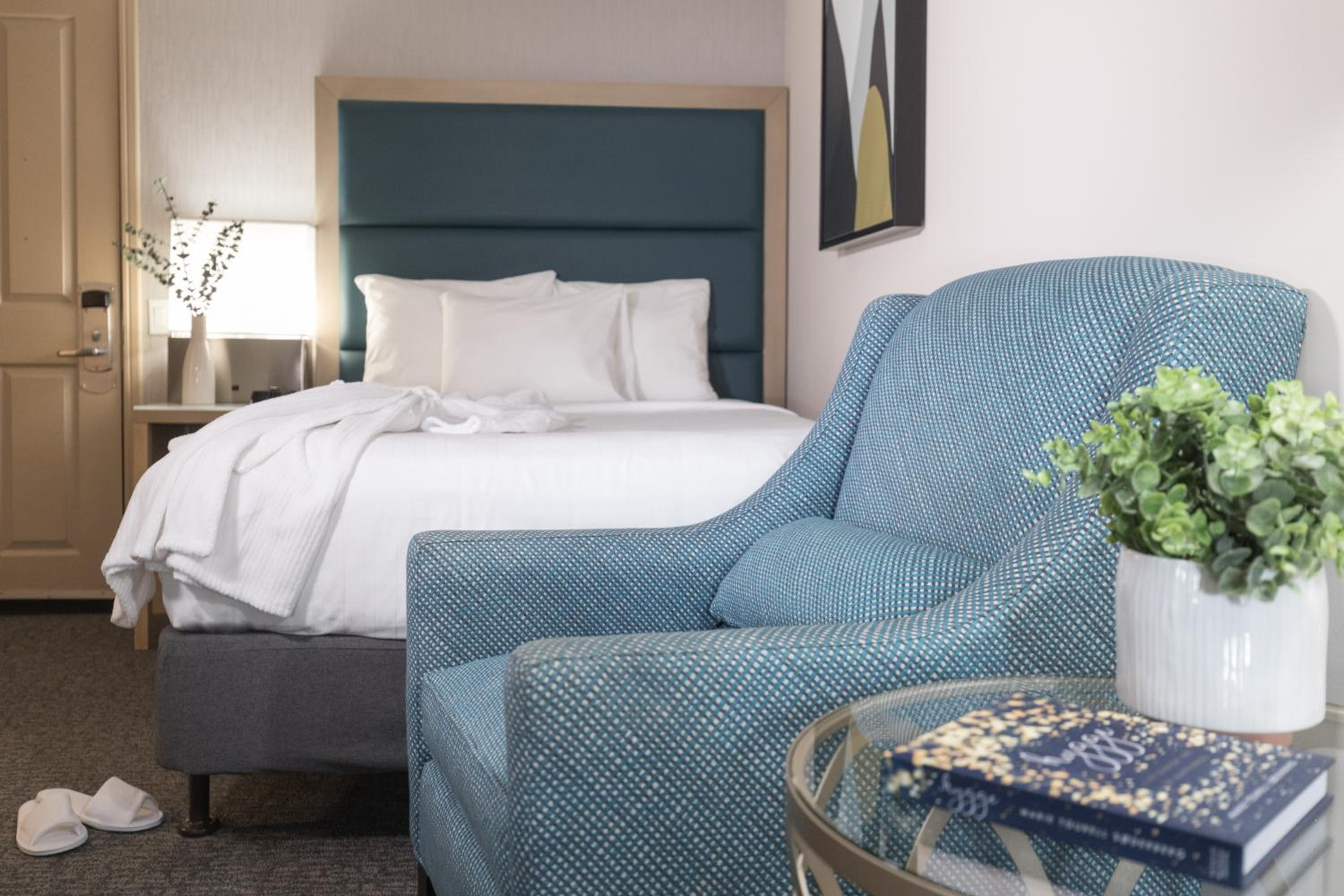 Crystal Single Room with One Double Bed