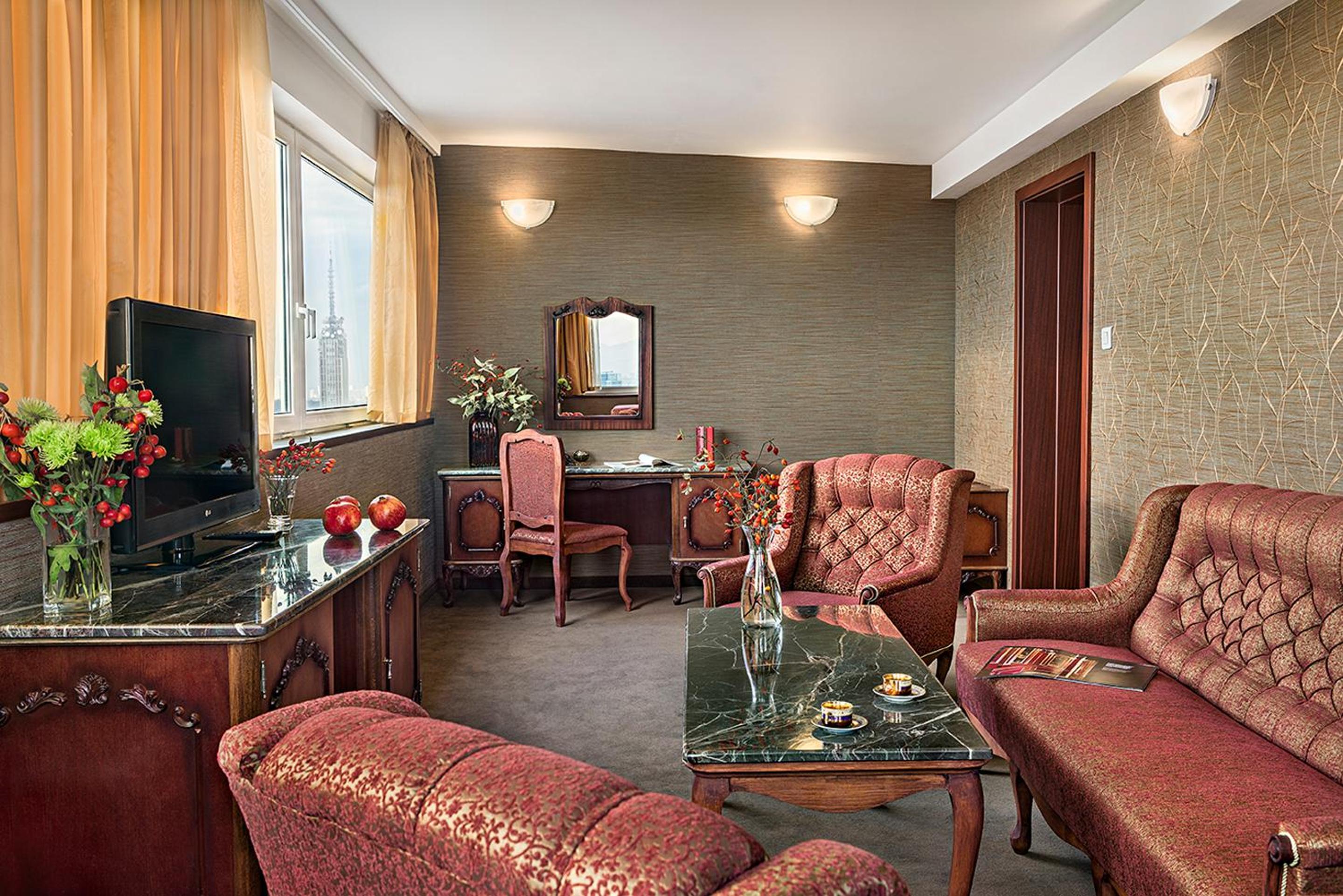 Panorama Suite with King size bed with free tea/coffee making facilities