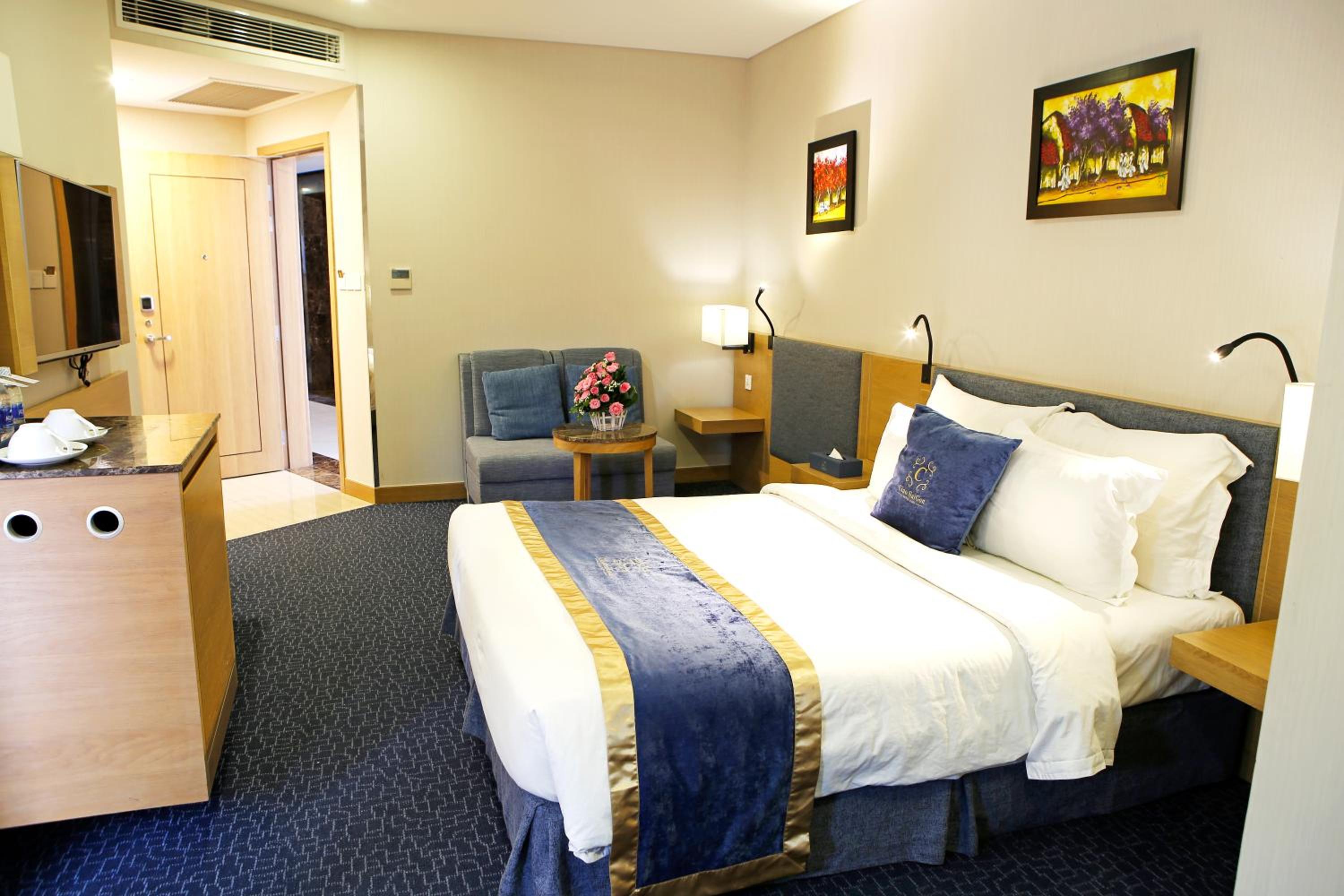 Suite Double with City View