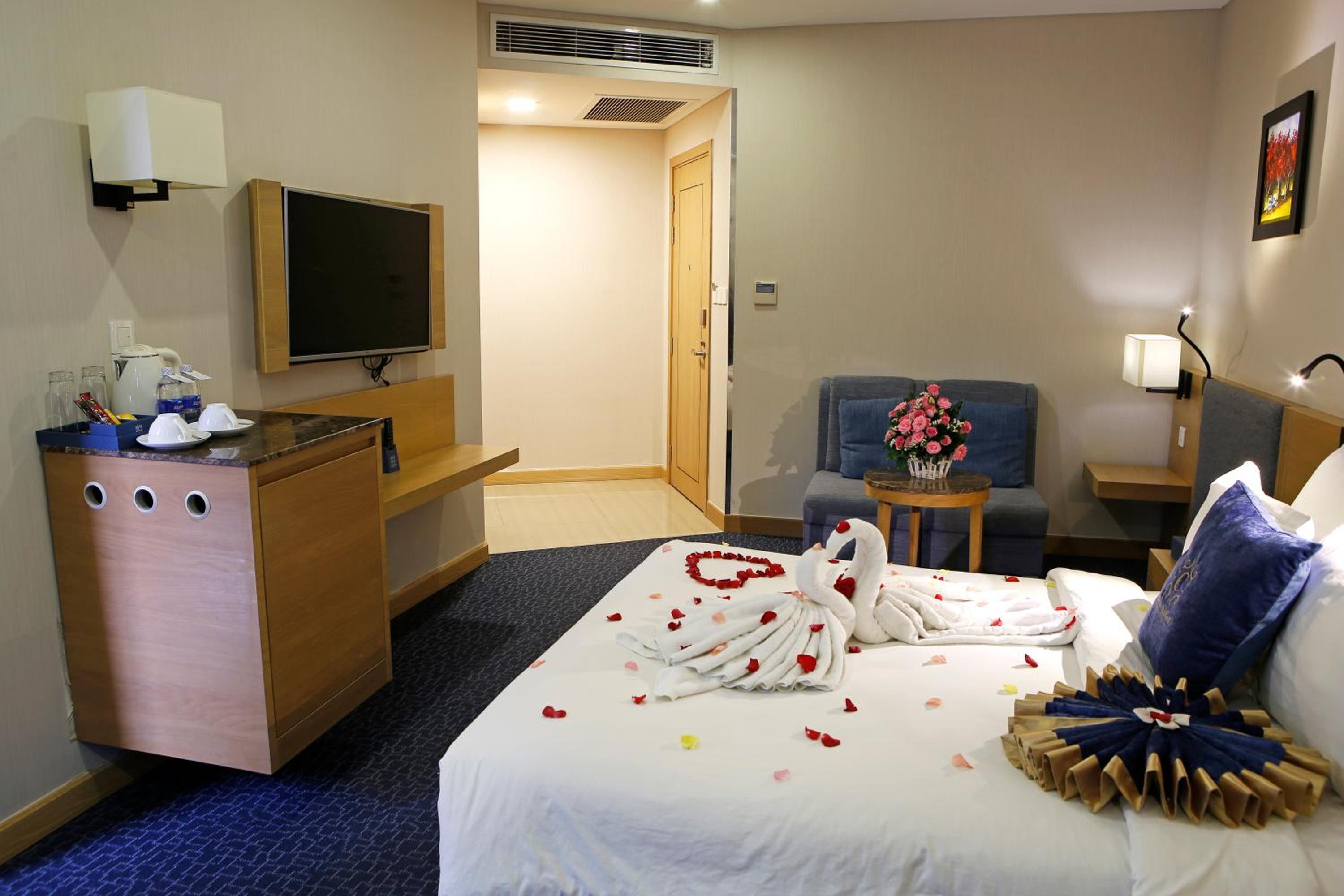 Suite Double with City View