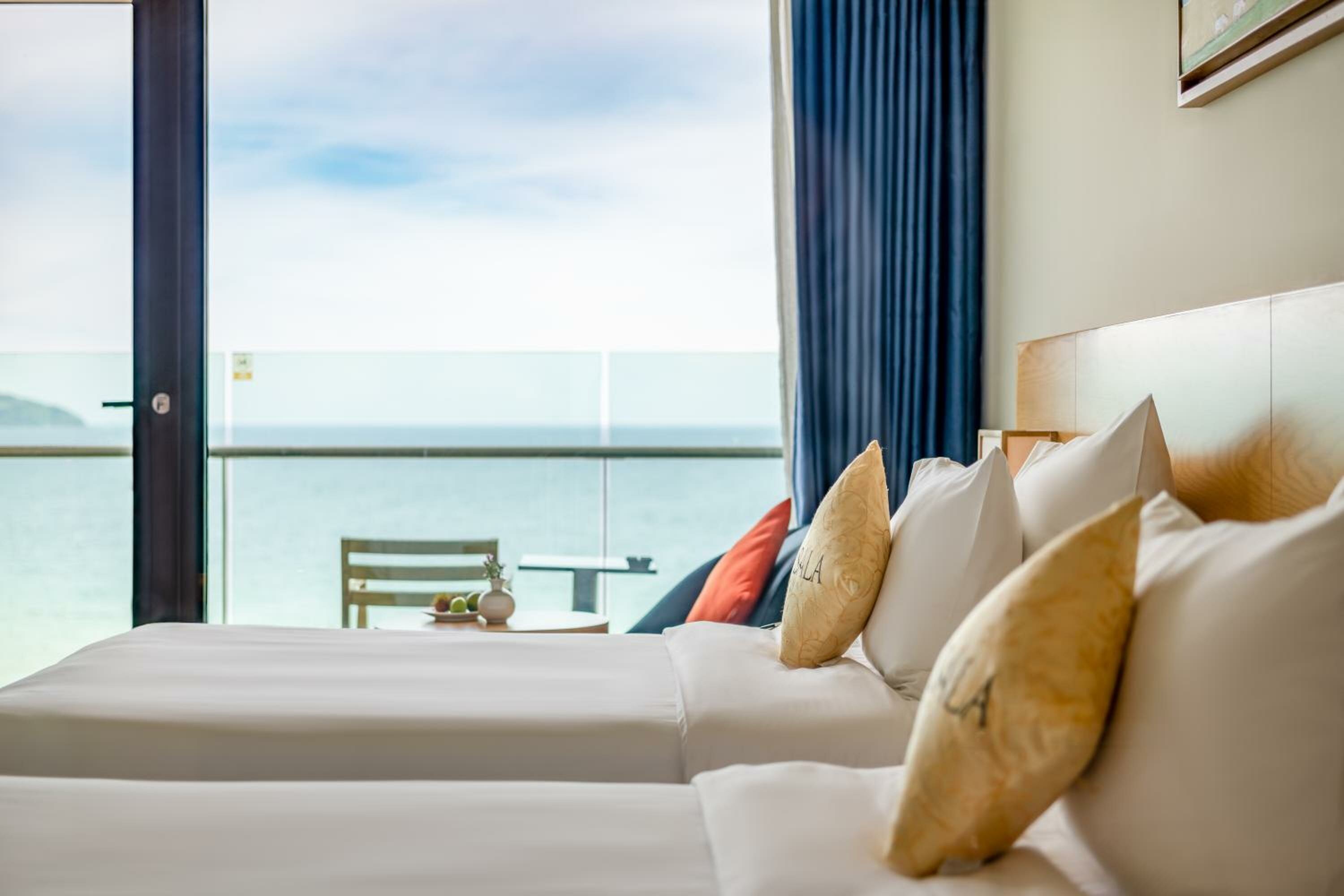 Deluxe Twin Room with Balcony and Sea View