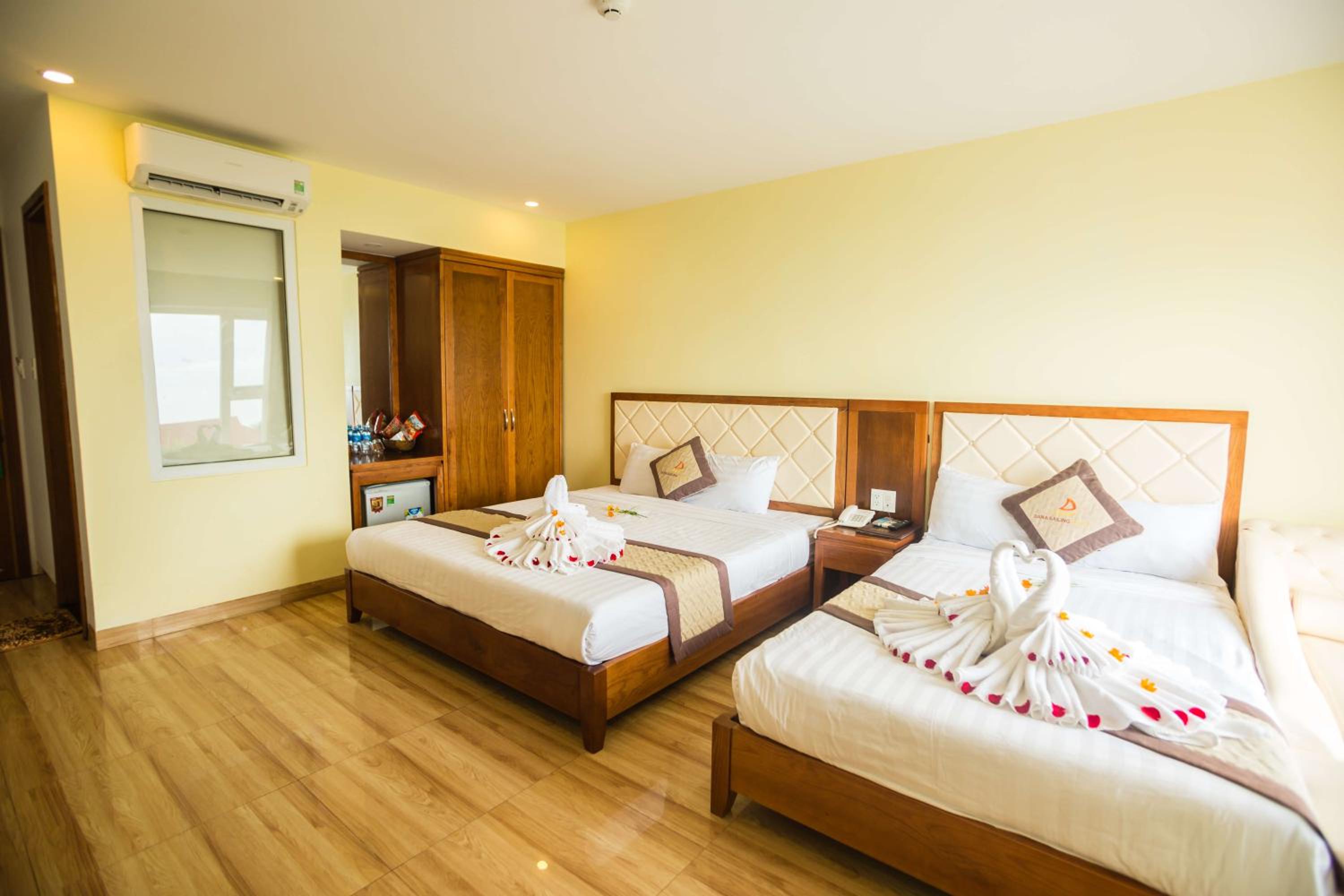 Deluxe Queen Room With Two Queen Beds