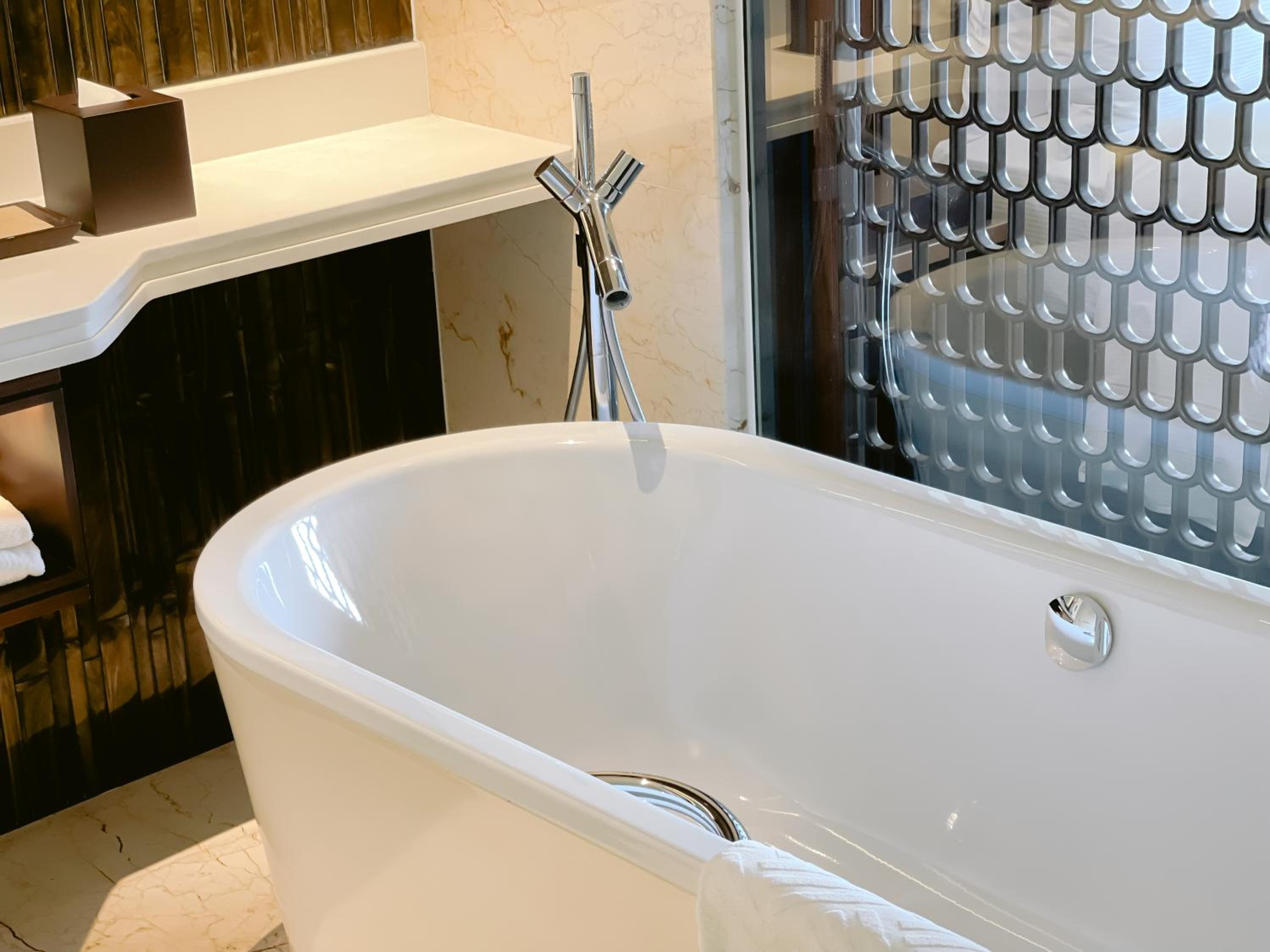 Guest Room with Ocean View High Floor King Bed