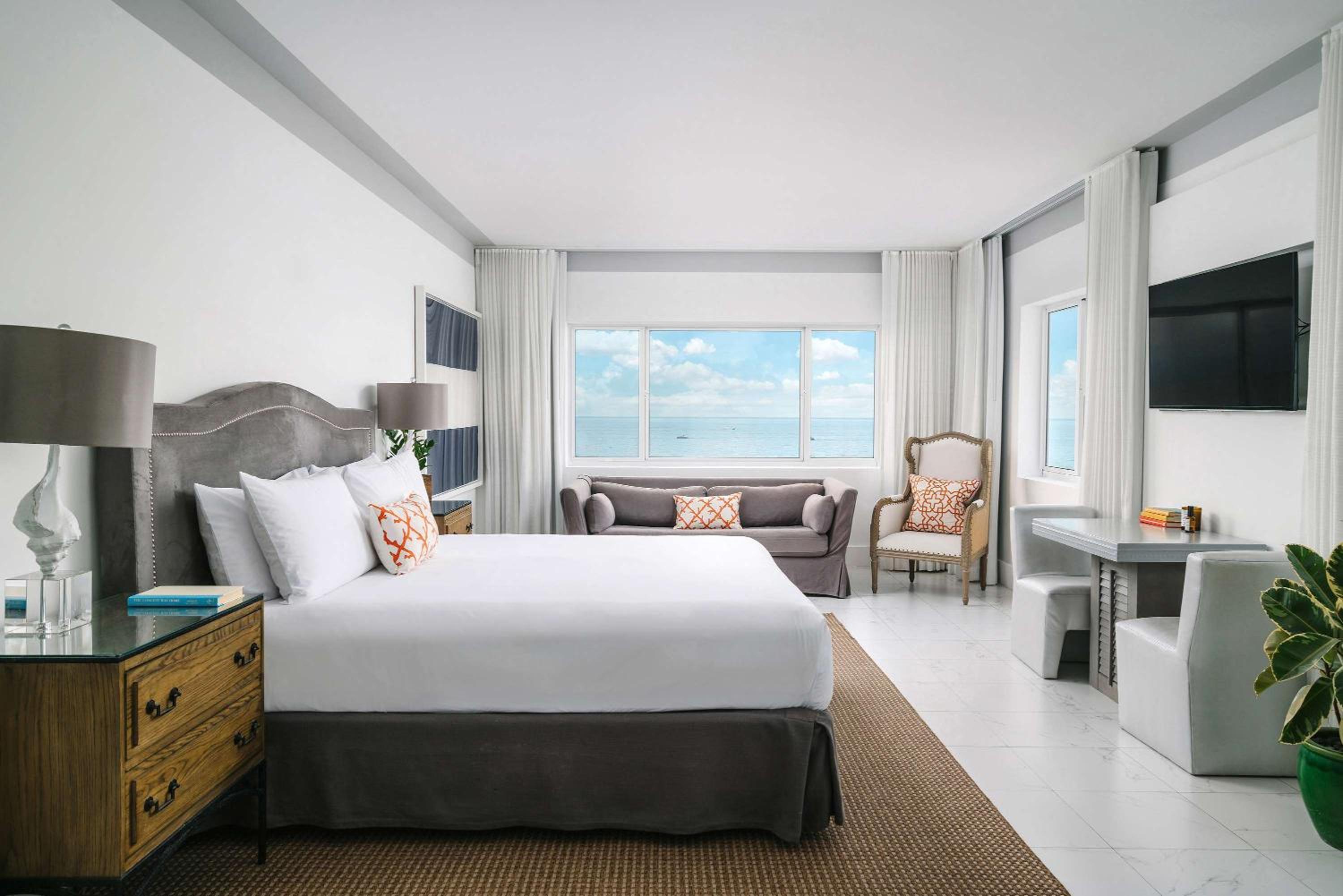 King Oceanfront Studio Suite