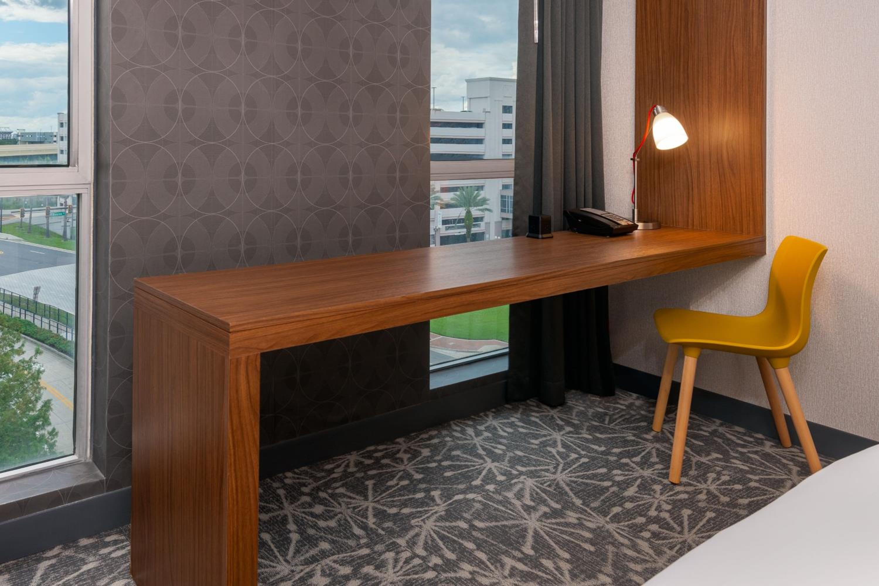 Aloft, Guest room, 1 King