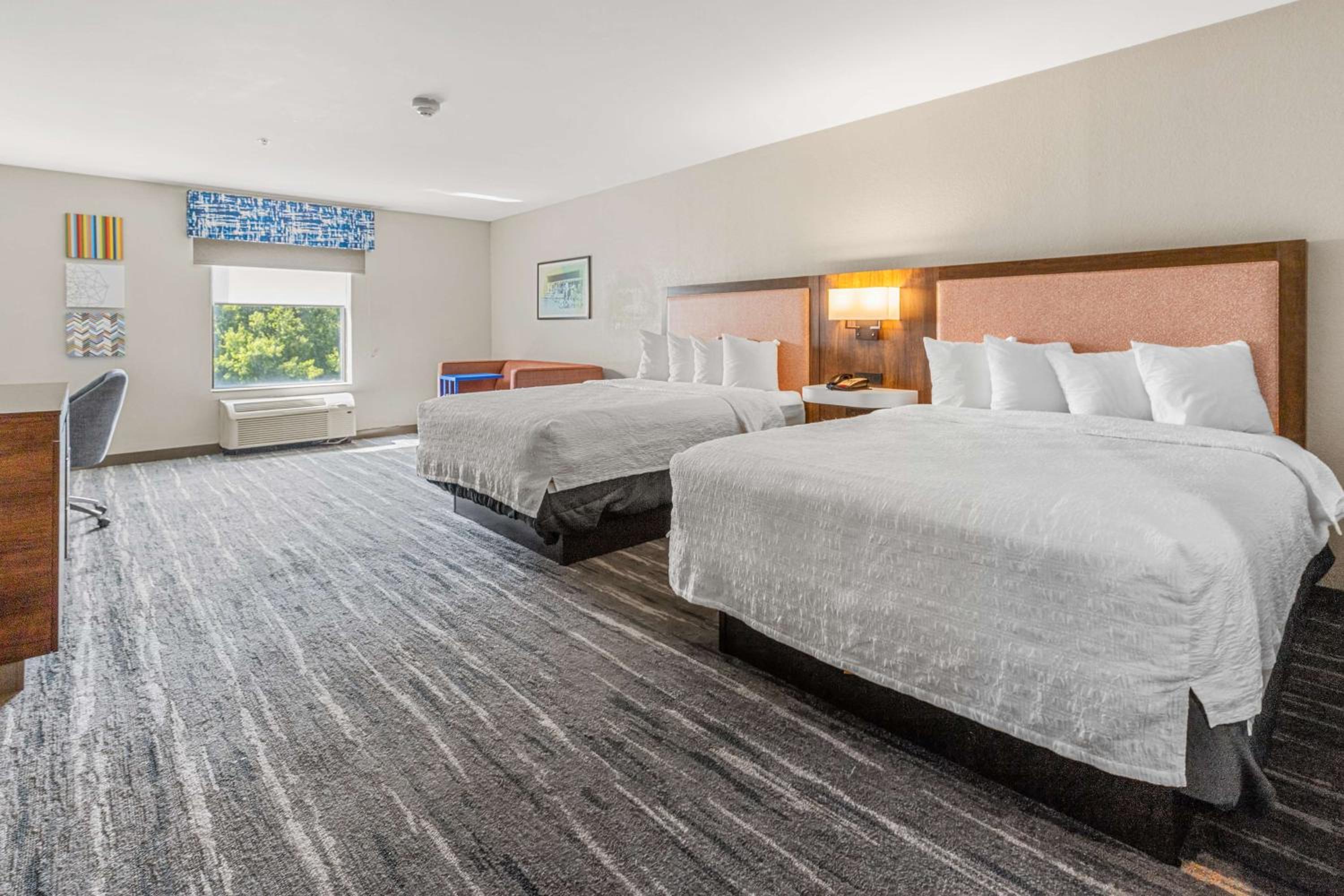 King Room with Accessible Tub - Mobility and Hearing Access/Non-Smoking