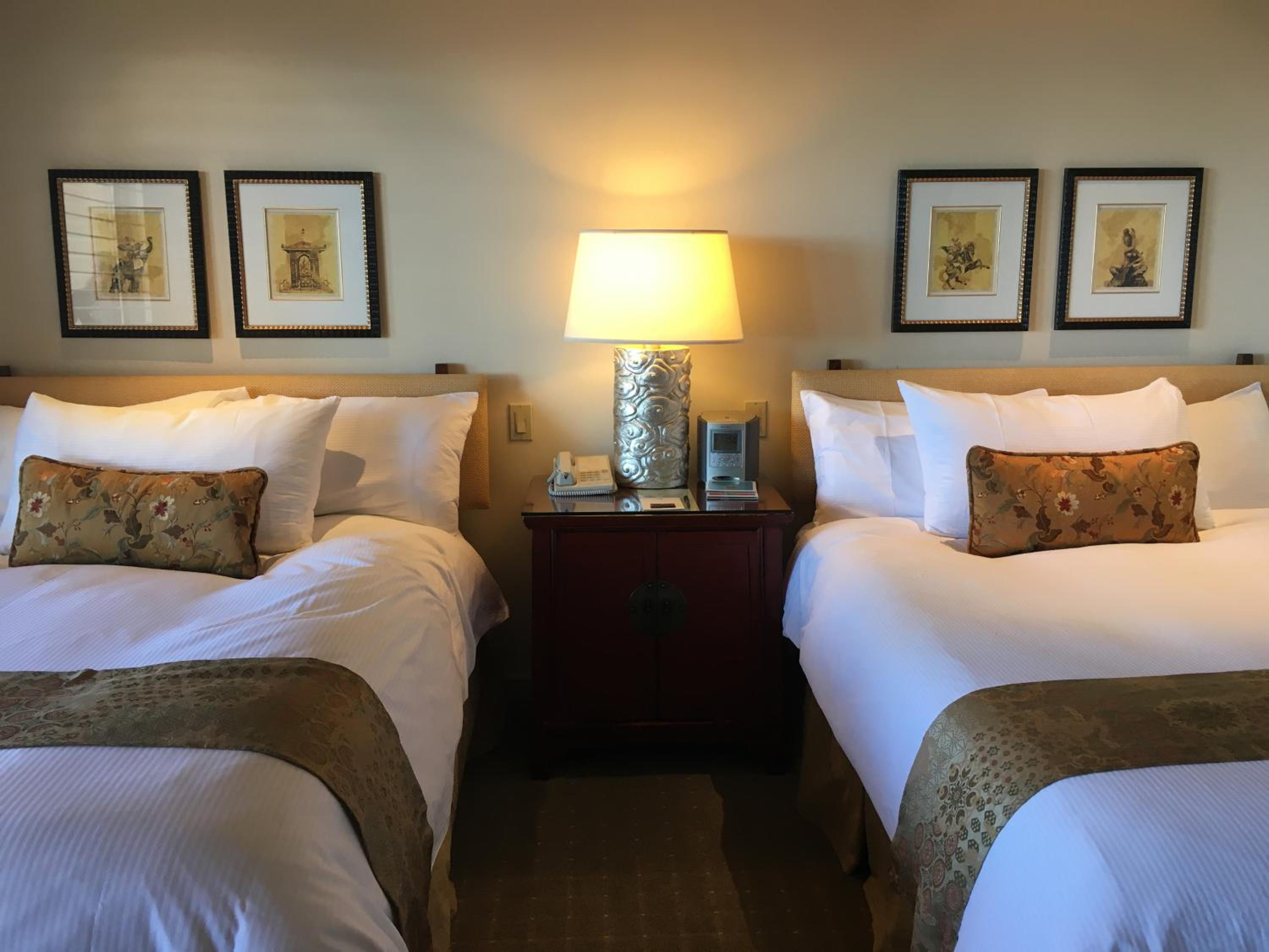 Deluxe Double Queen Room