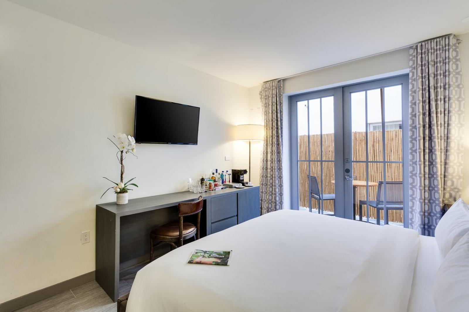 Accessible Classic Terrace King