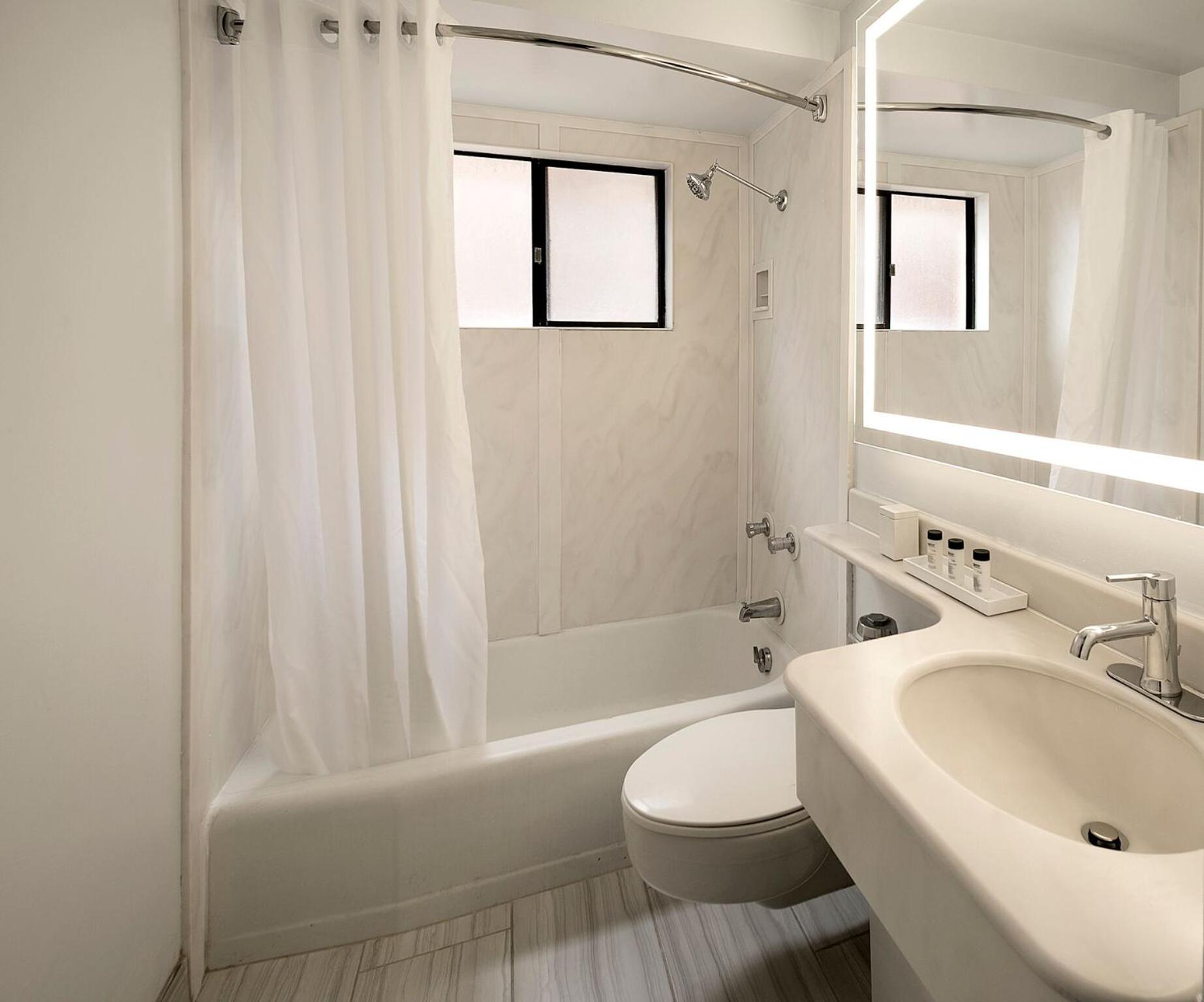 Oceanfront King + Queen Suite