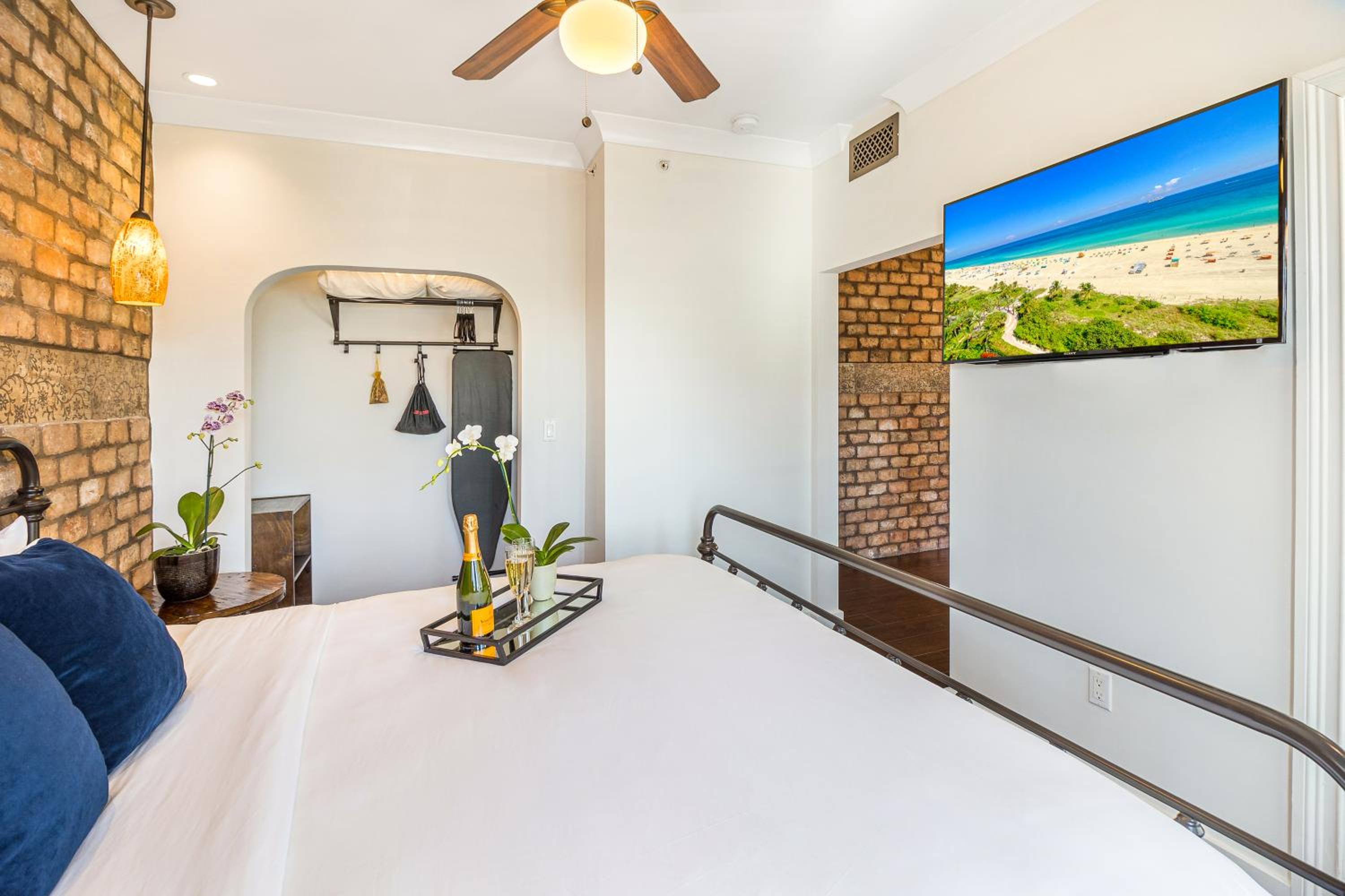 Ocean Front One-Bedroom Suite 