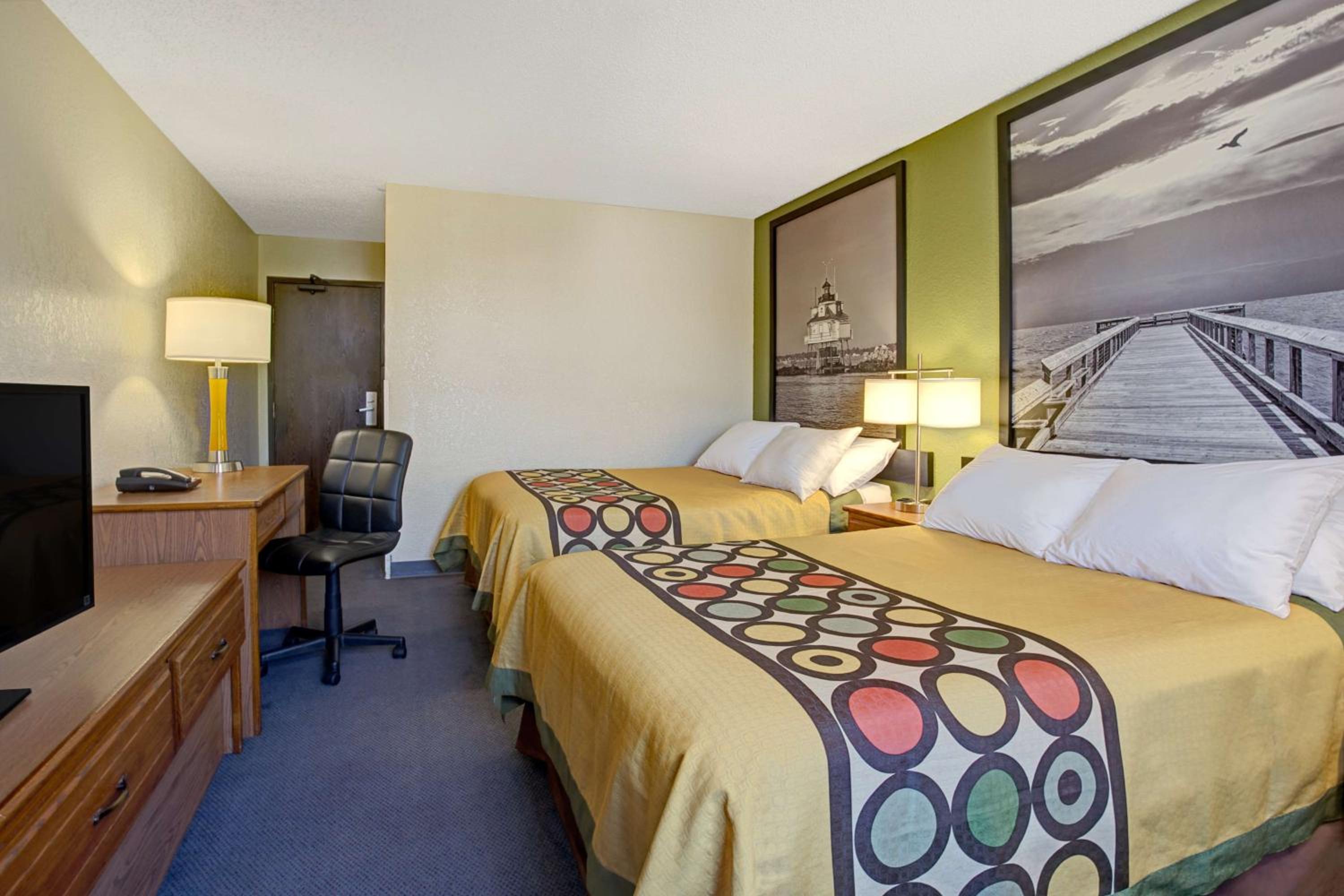 Deluxe Double Room with Two Double Beds - Non-Smoking