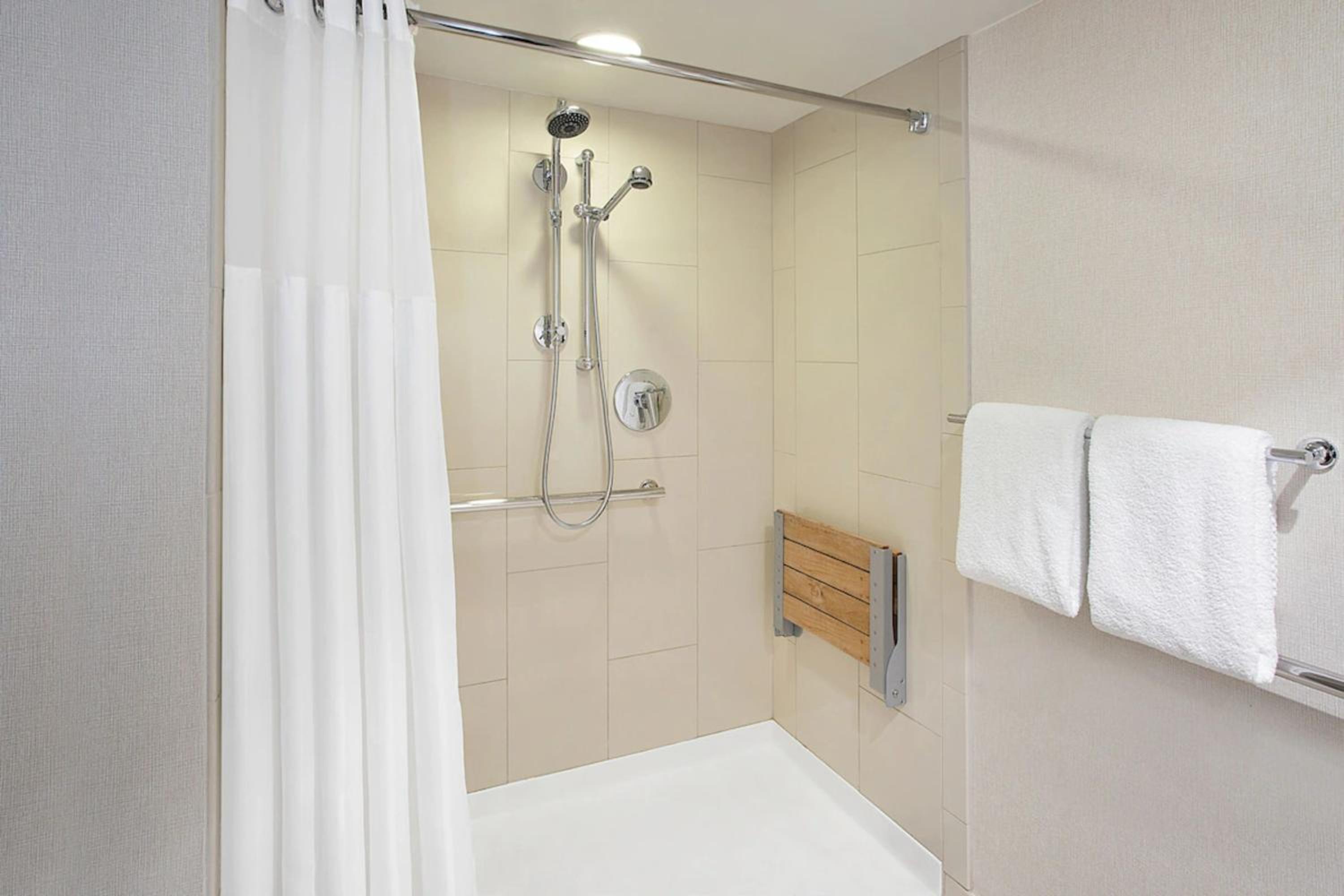 Double Room with Two Double Beds - Mobility Accessible with Roll-In Shower