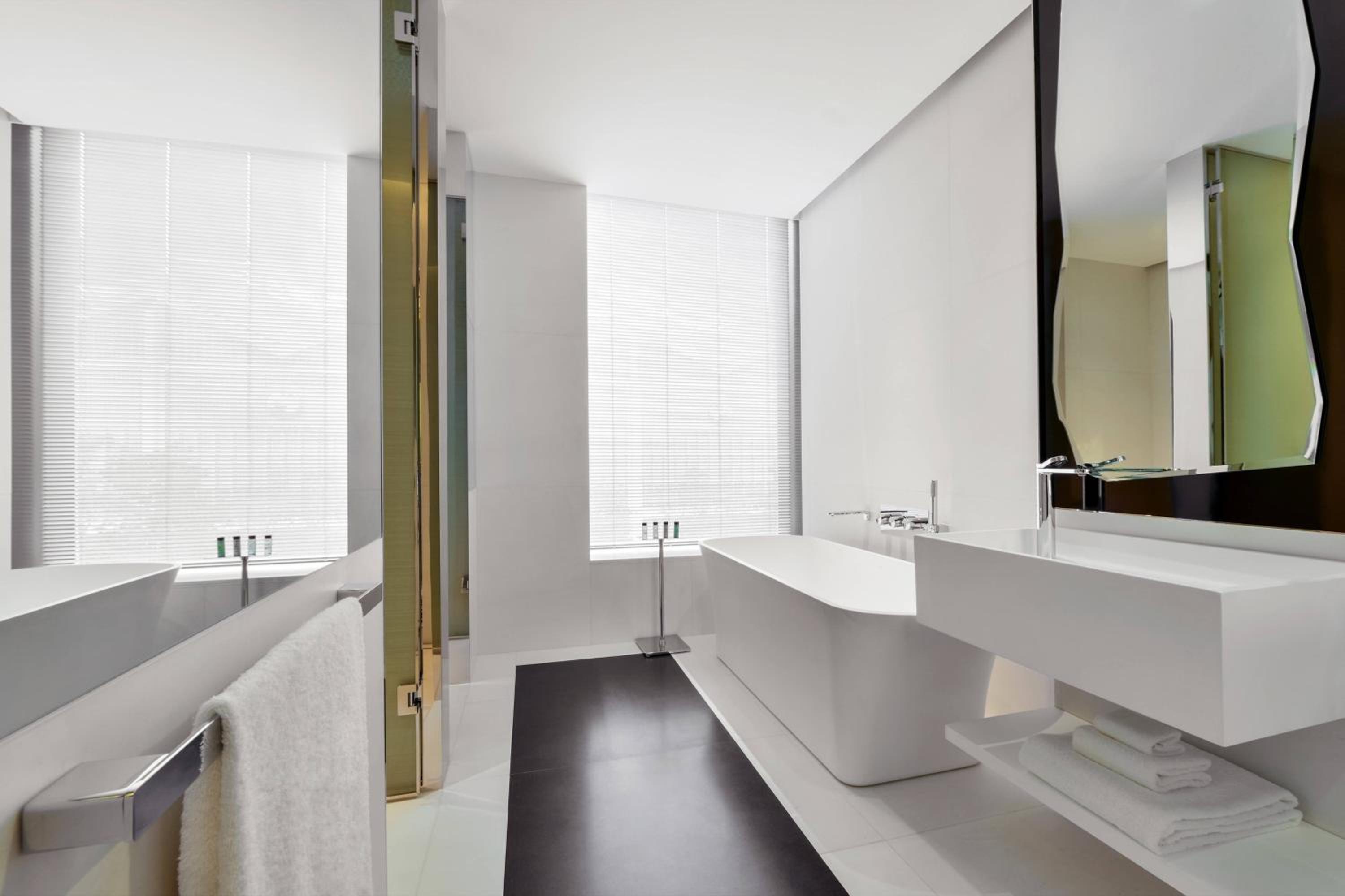 Deluxe, Guest Room, 1 King