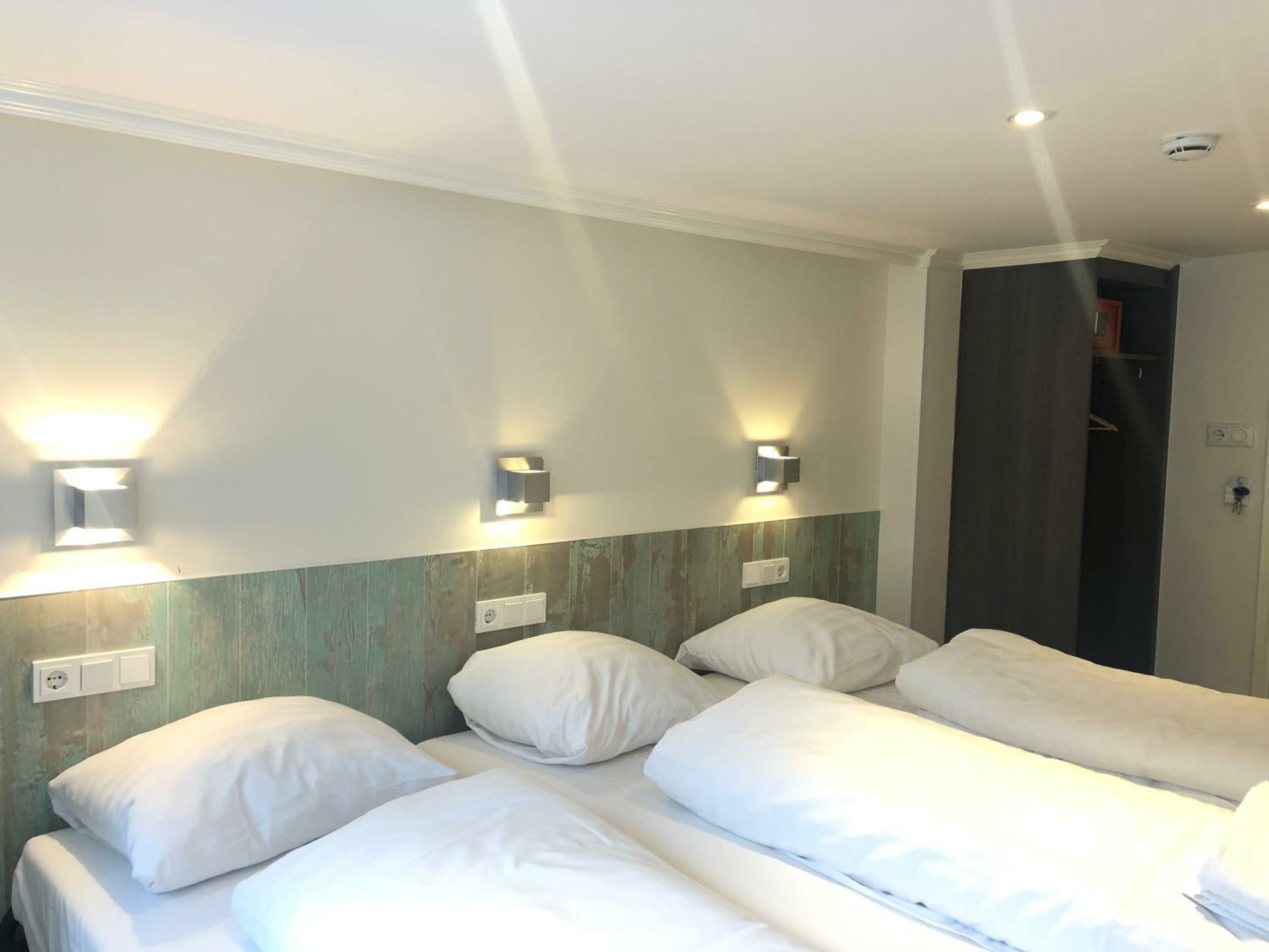 Quadruple Room with Private Bathroom