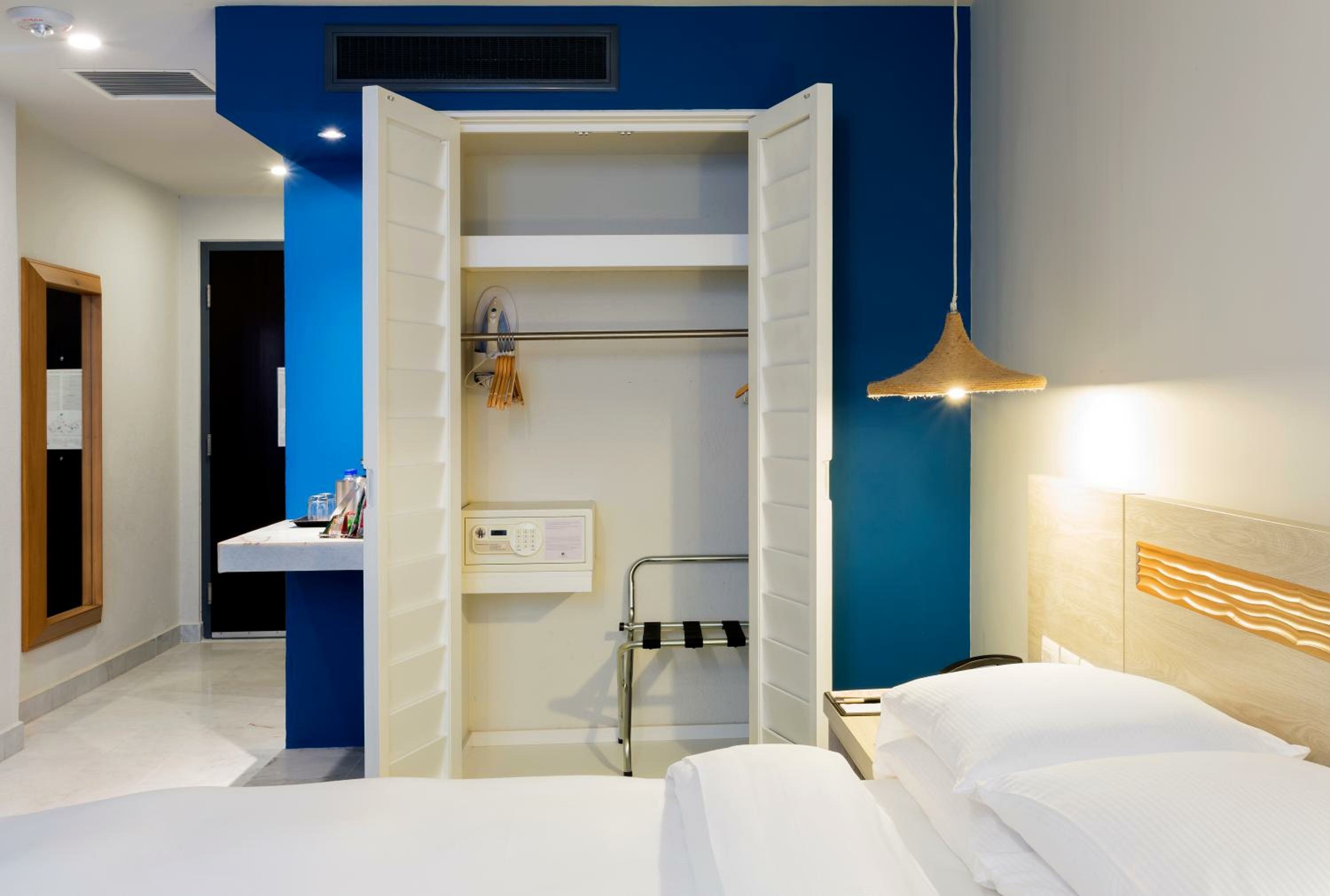 Queen Room with Beach View