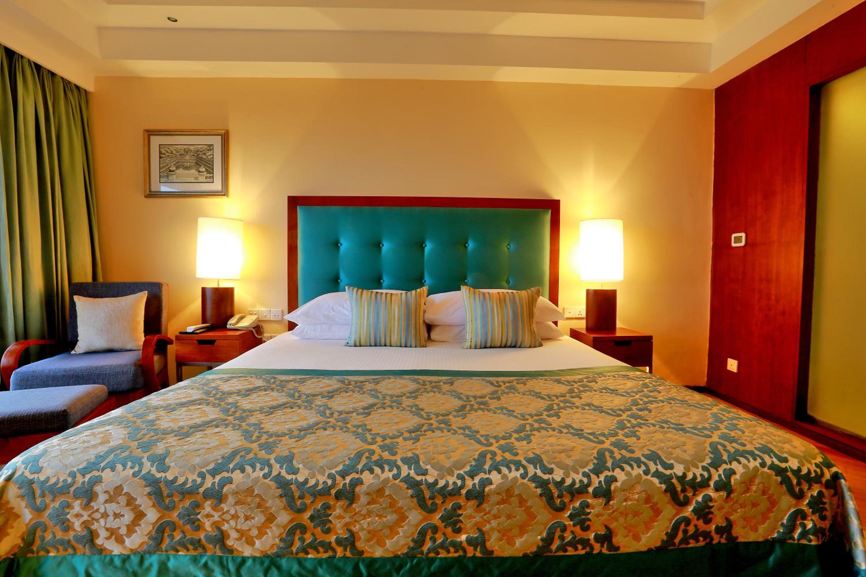 Deluxe Room Ocean View Queen Bed