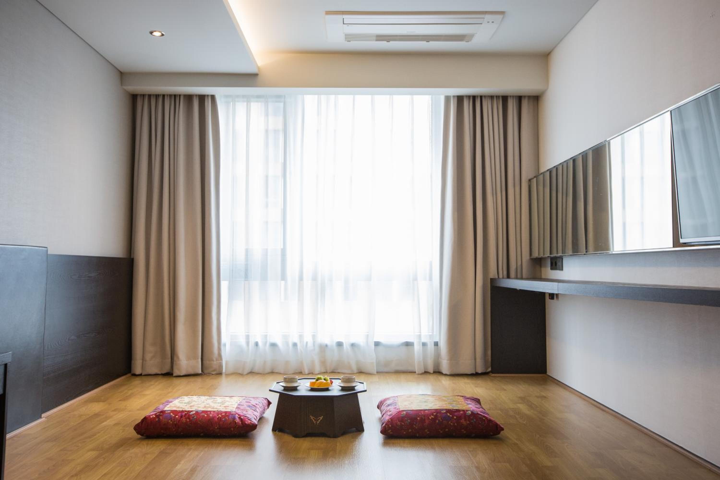 Korean-Style Family Room