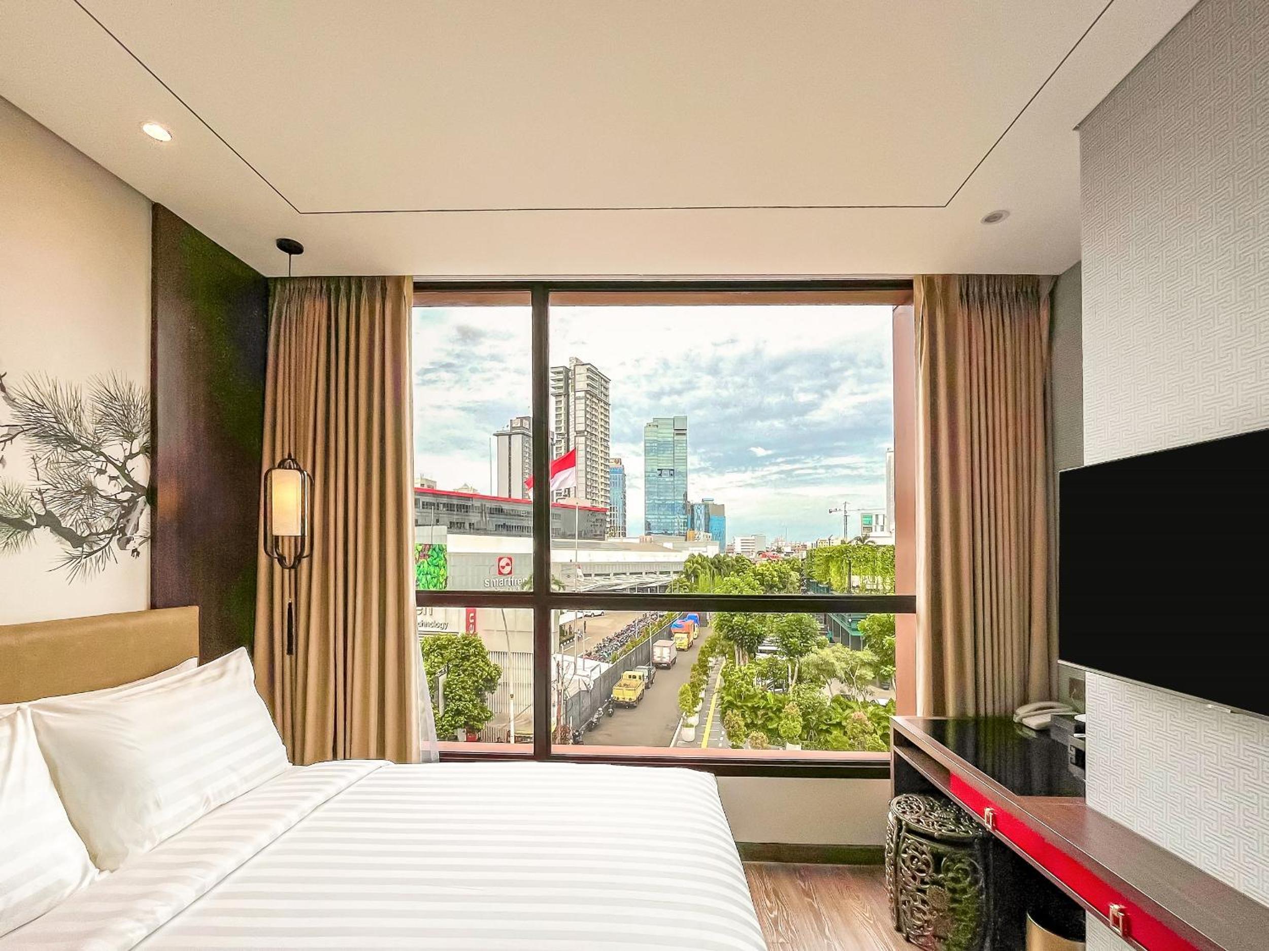 Deluxe View Queen Room